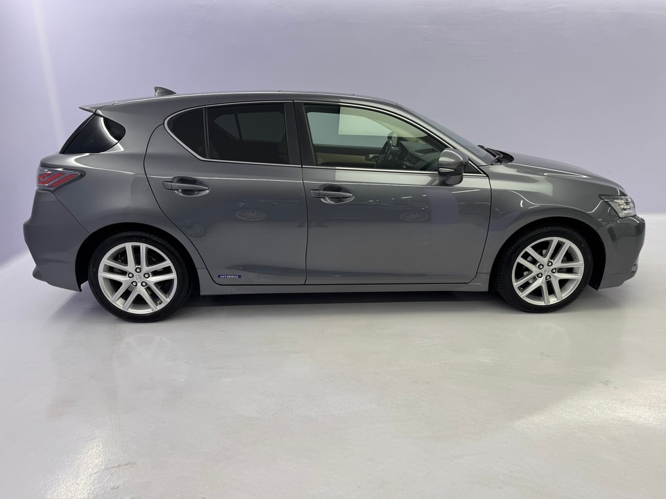 CT 200h Excellence Voll-Hybrid