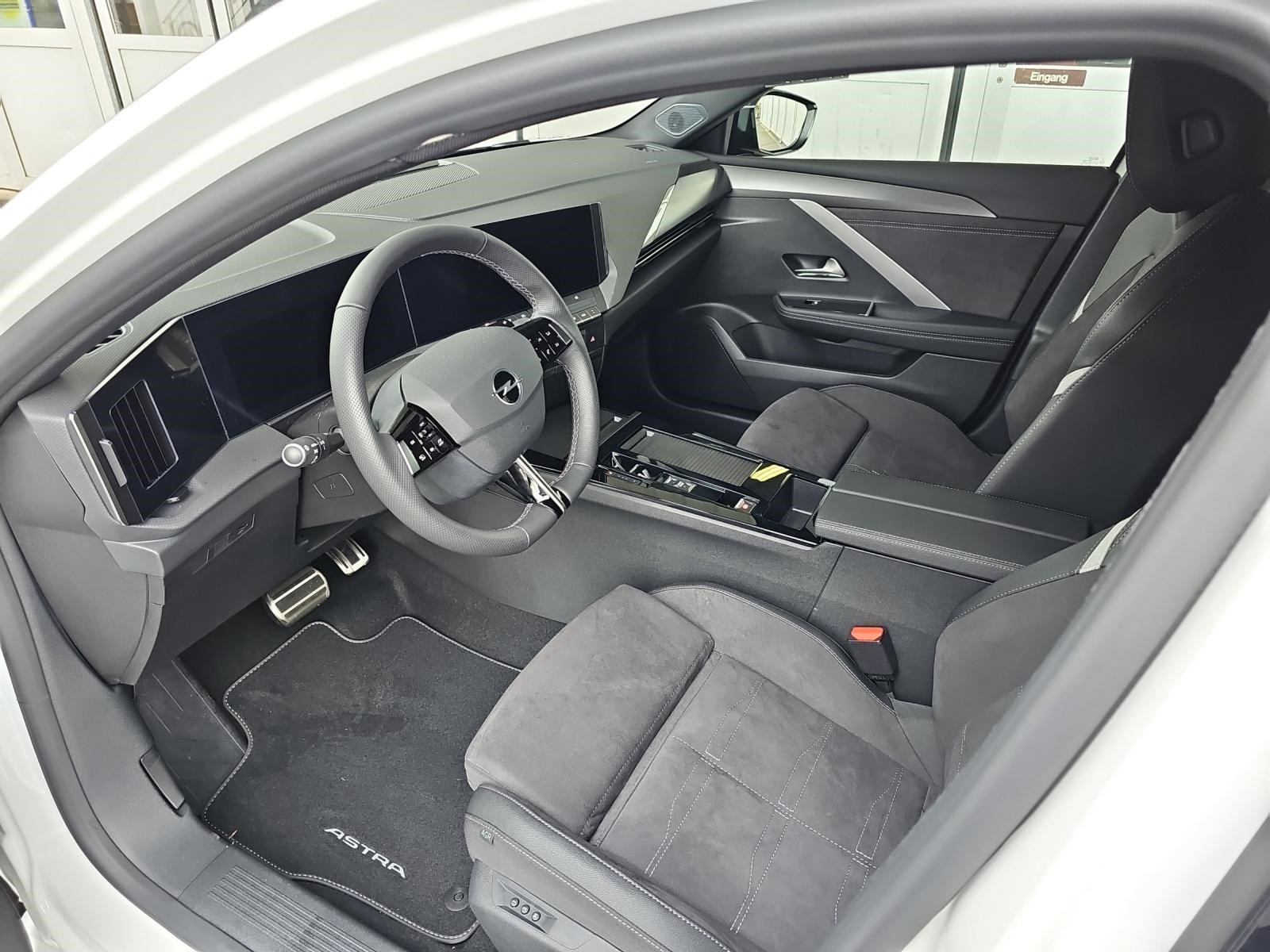 OPEL Astra Sports Tourer 1.2 T 130 GS-image-15