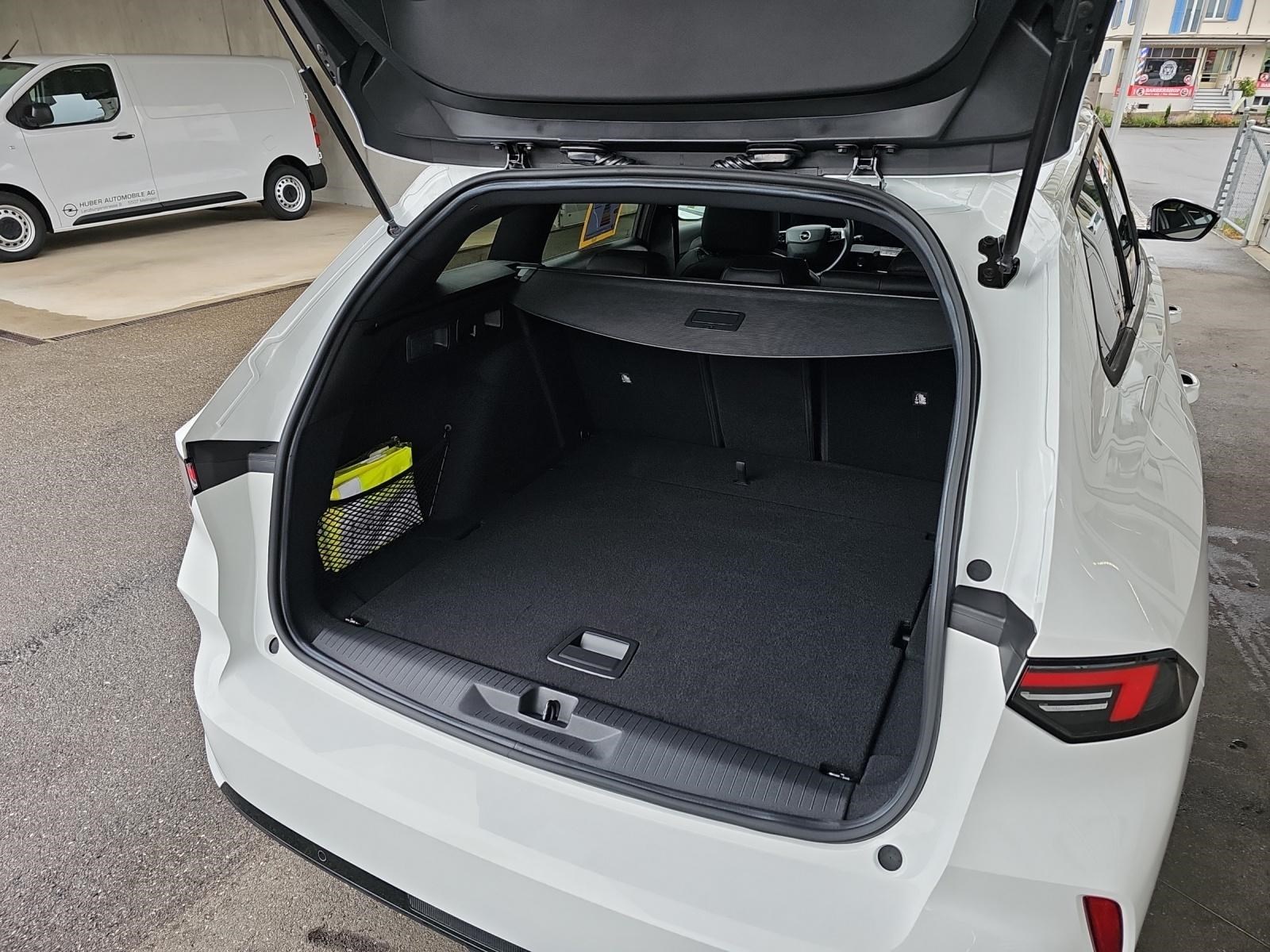 OPEL Astra Sports Tourer 1.2 T 130 GS-image-17