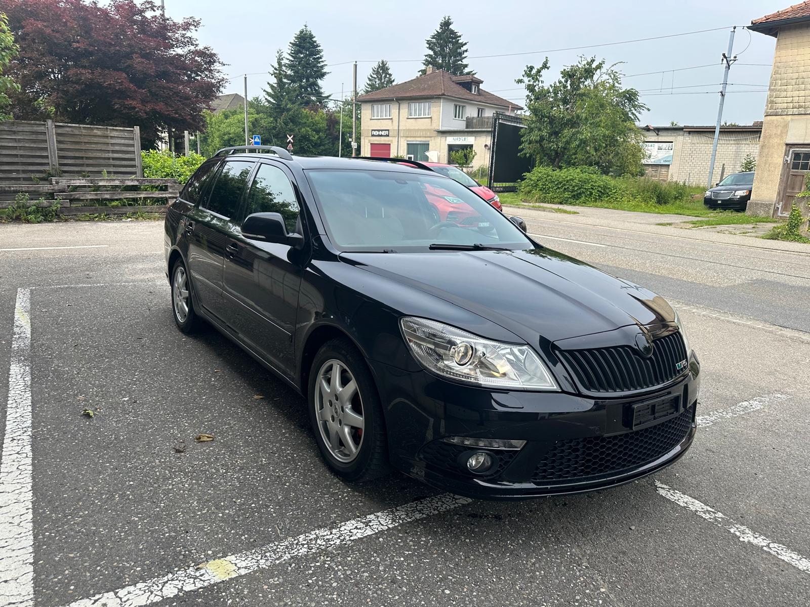 SKODA Octavia Combi 2.0 TSI RS DSG