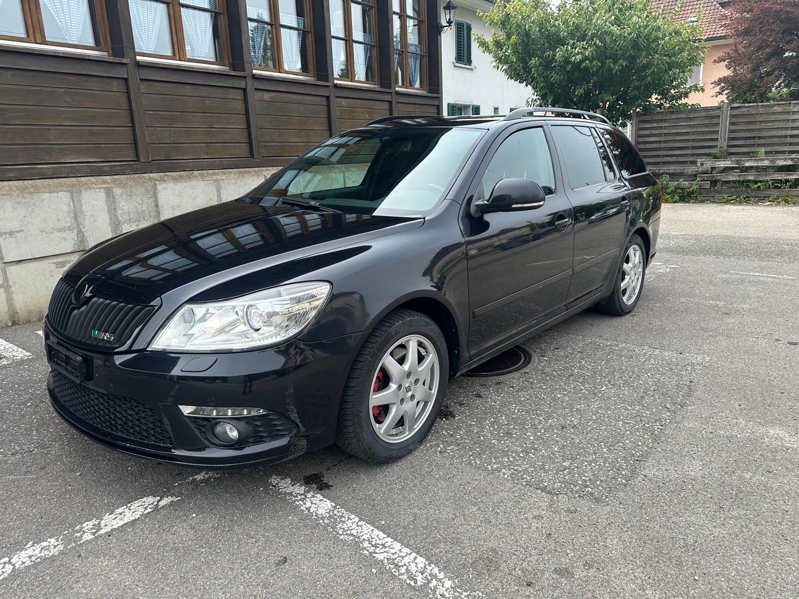 SKODA Octavia Combi 2.0 TSI RS DSG-showroom-element-1