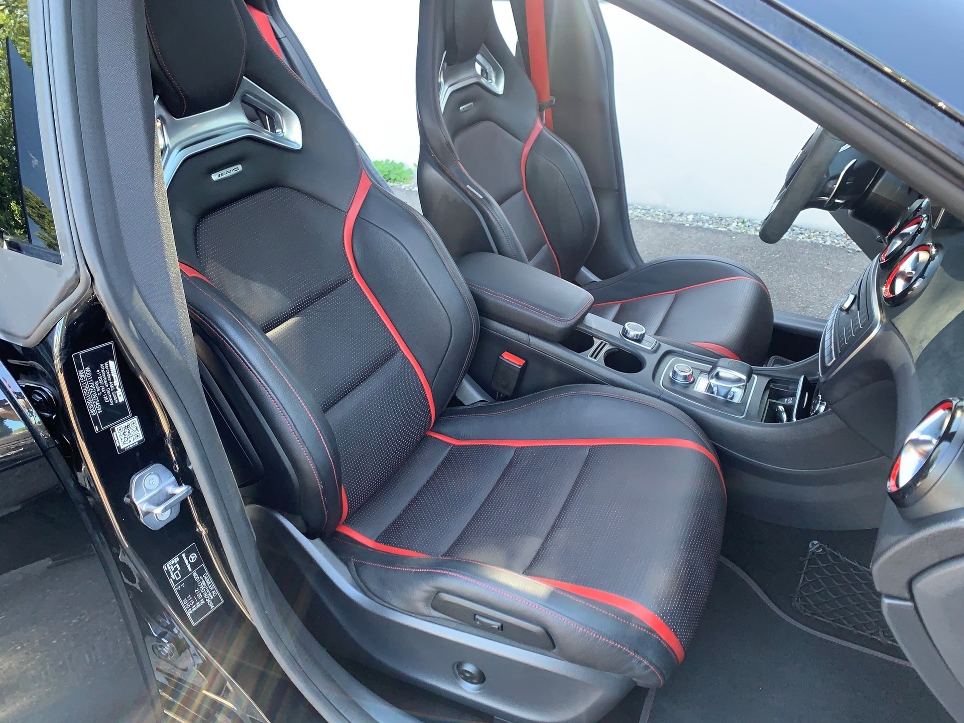 MERCEDES-BENZ CLA Shooting Brake 45 AMG 4Matic Speedshift-image-6
