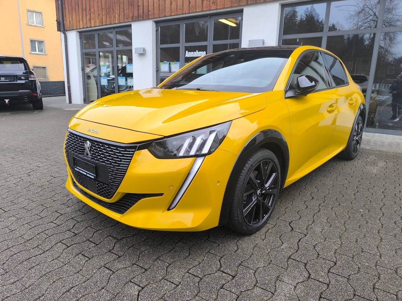 PEUGEOT 208 1.2 PureTech GT Pack EAT8