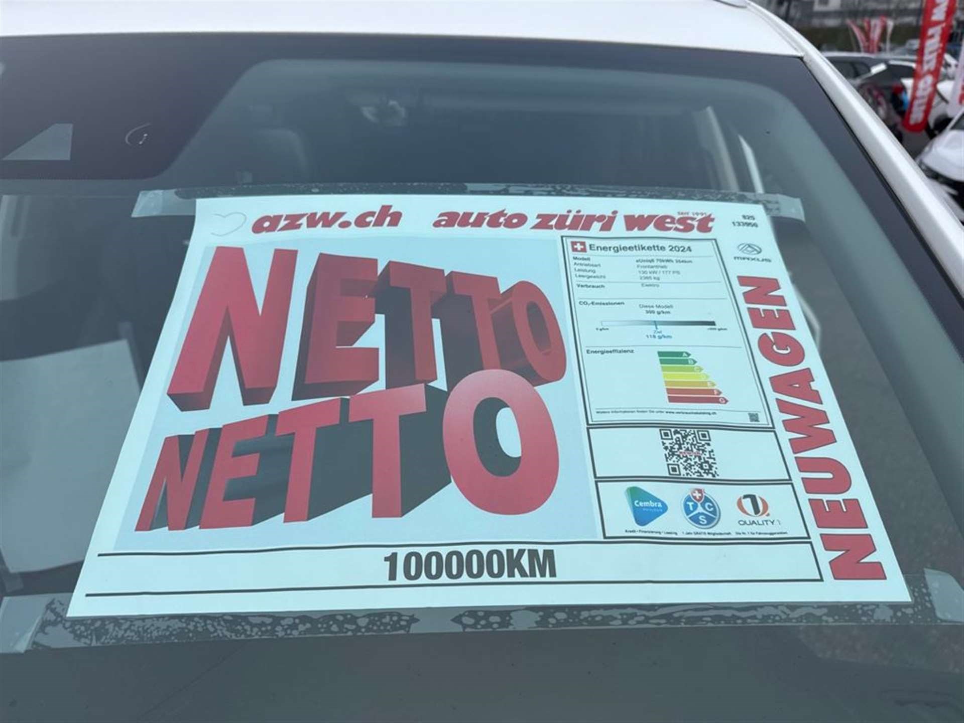 MAXUS eUniq6 70kWh 354km Reichweite-showroom-element-3