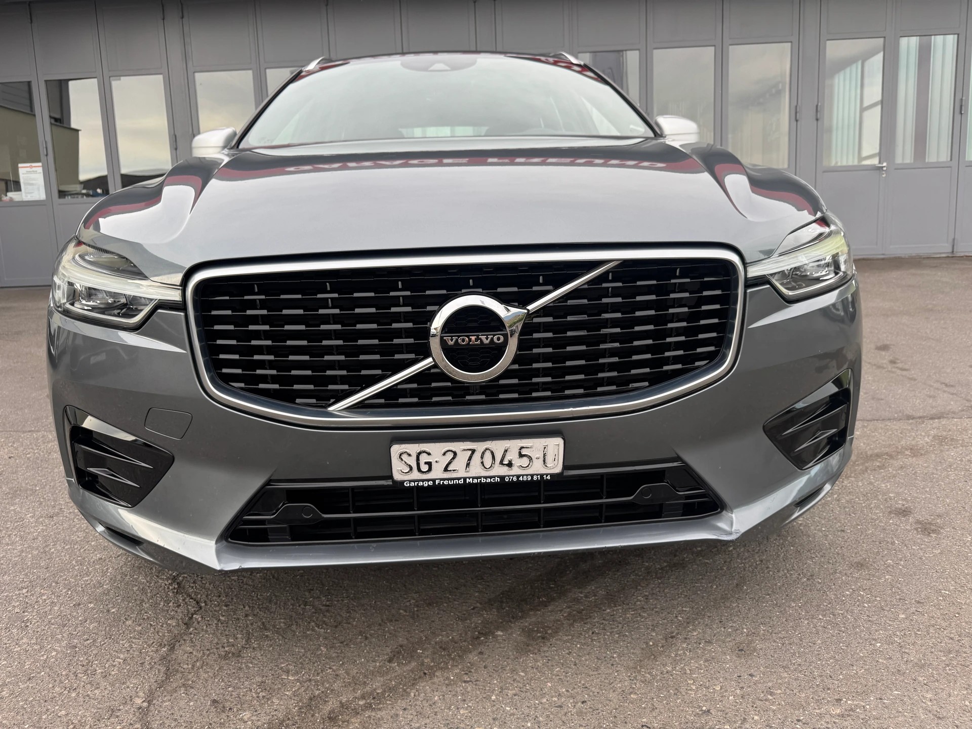 VOLVO XC60 D5 AWD R-Design Geartronic-showroom-element-2