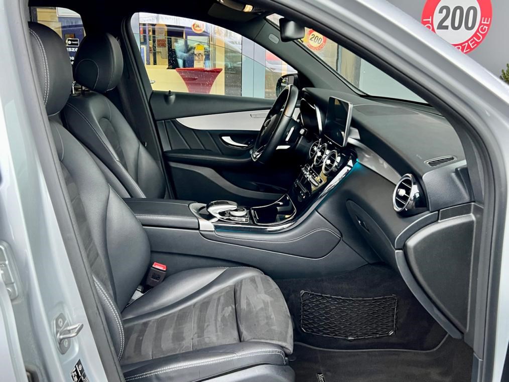 MERCEDES-BENZ GLC 220 d AMG Line 4Matic-showroom-element-3