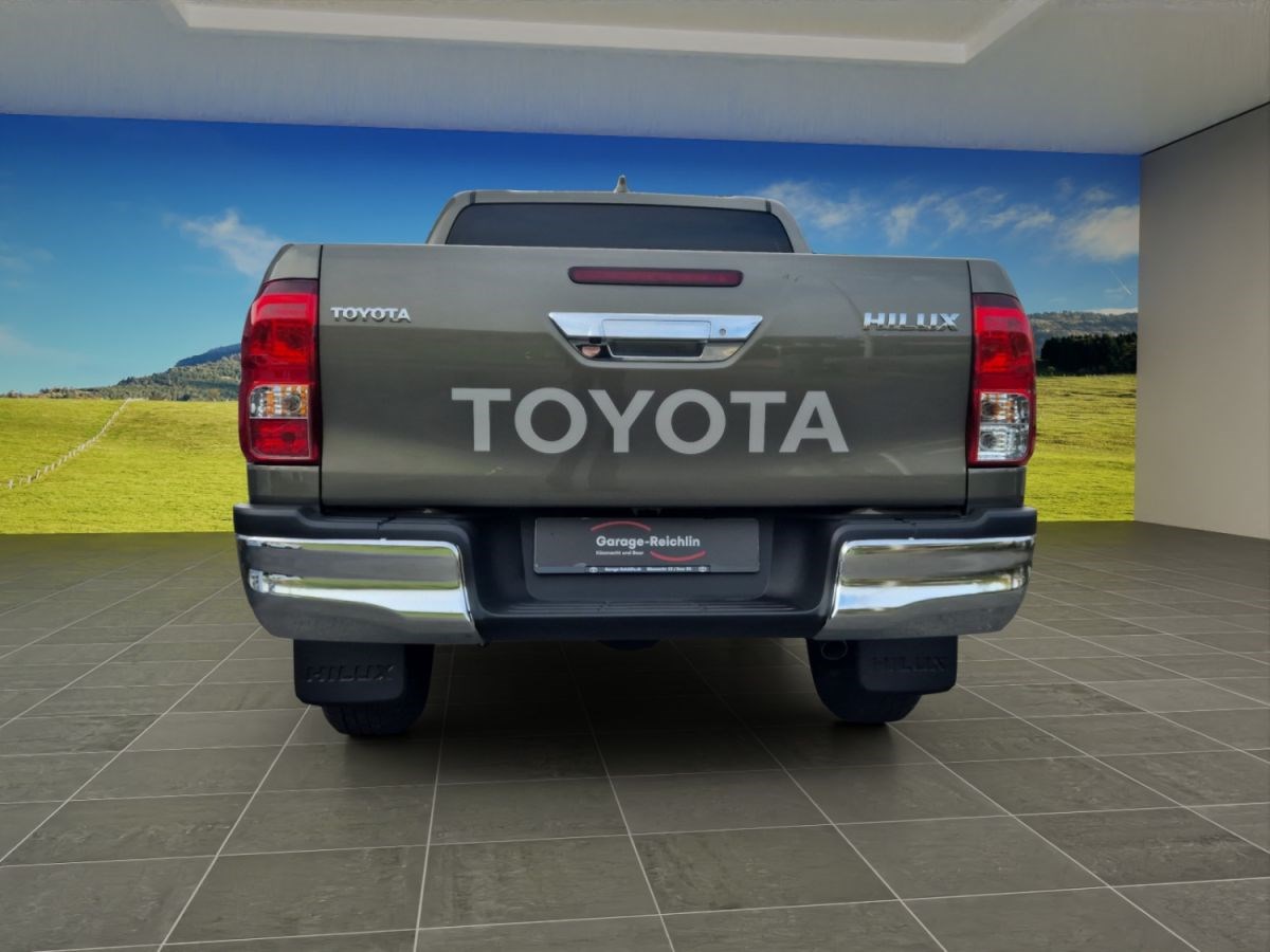 TOYOTA Hilux Double Cab Pickup 2.4 D-4D 150 Style-showroom-element-3