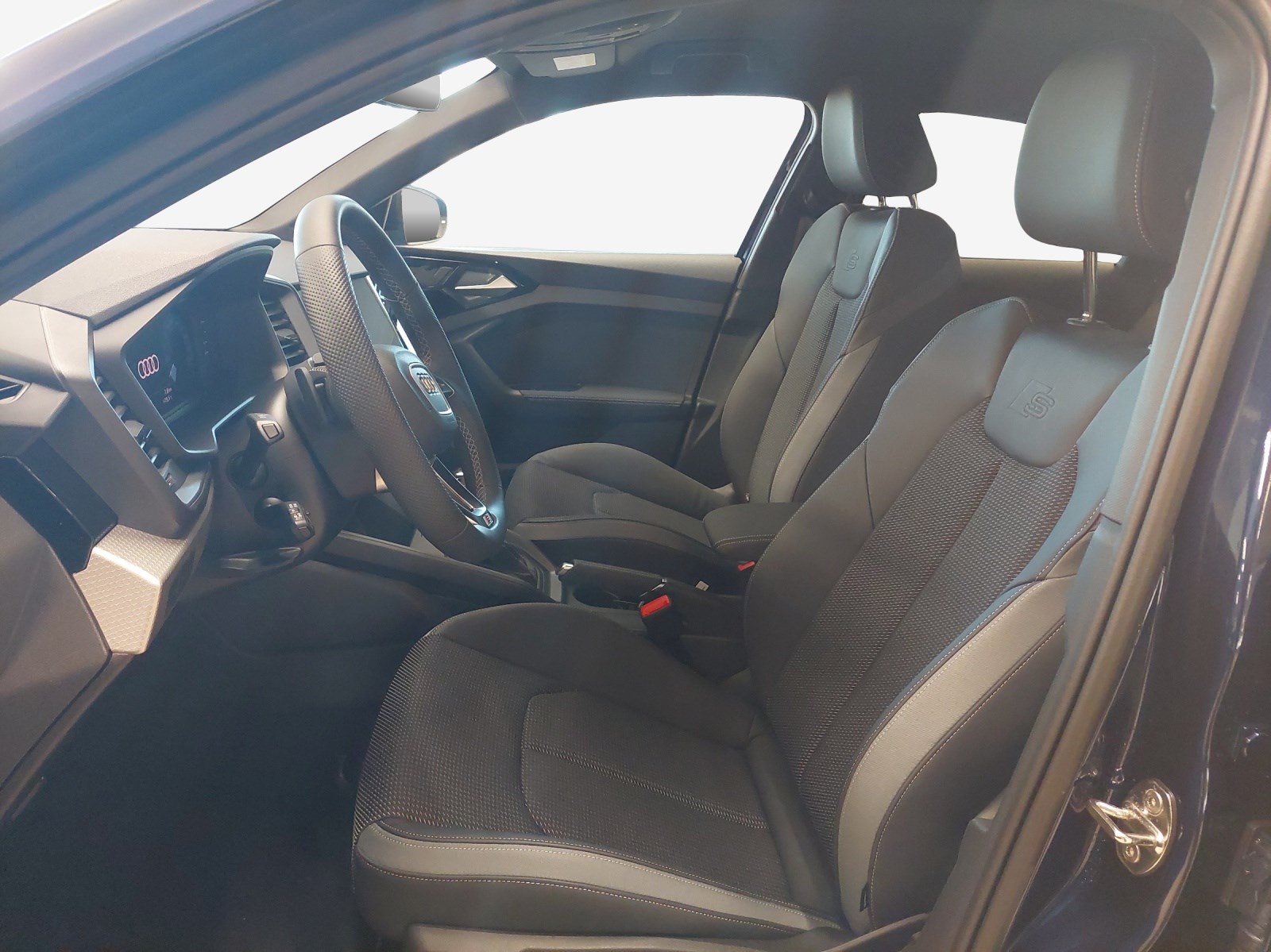 AUDI A1 Sportback 30 TFSI S Line Attraction-image-7