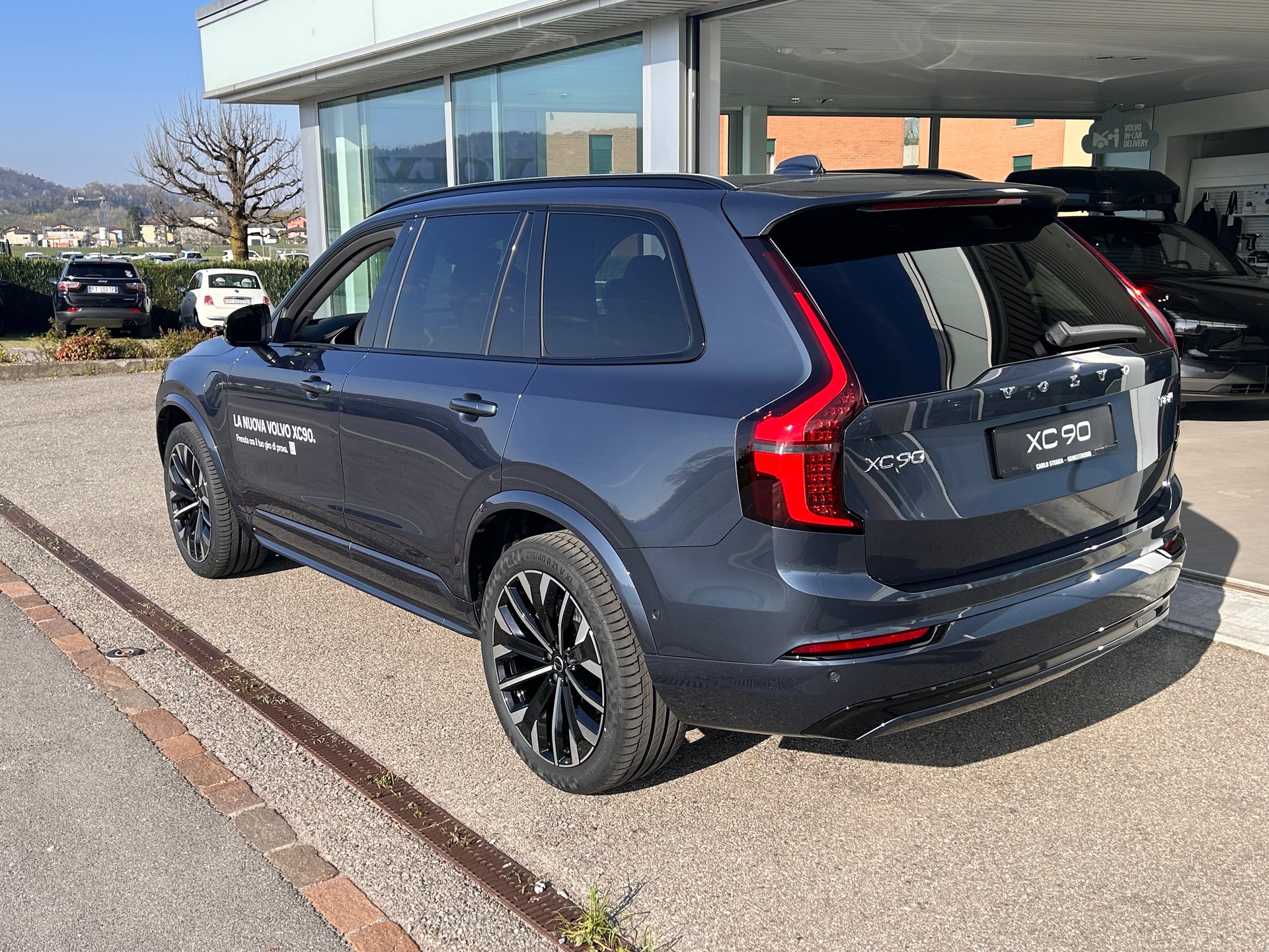 VOLVO XC90 T8 eAWD PluginHybrid Ultra Dark Geartronic-showroom-element-1