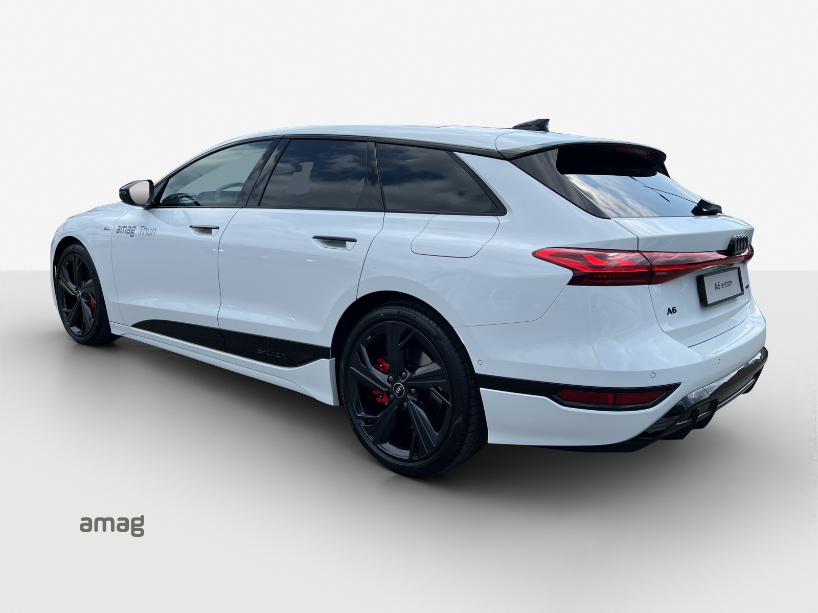 AUDI A6 Avant e-tron quattro-showroom-element-2