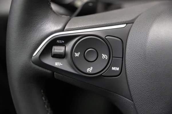 Image OPEL GRANDLAND Grandland X 1.6 Hybrid4 Ultimate Automatik