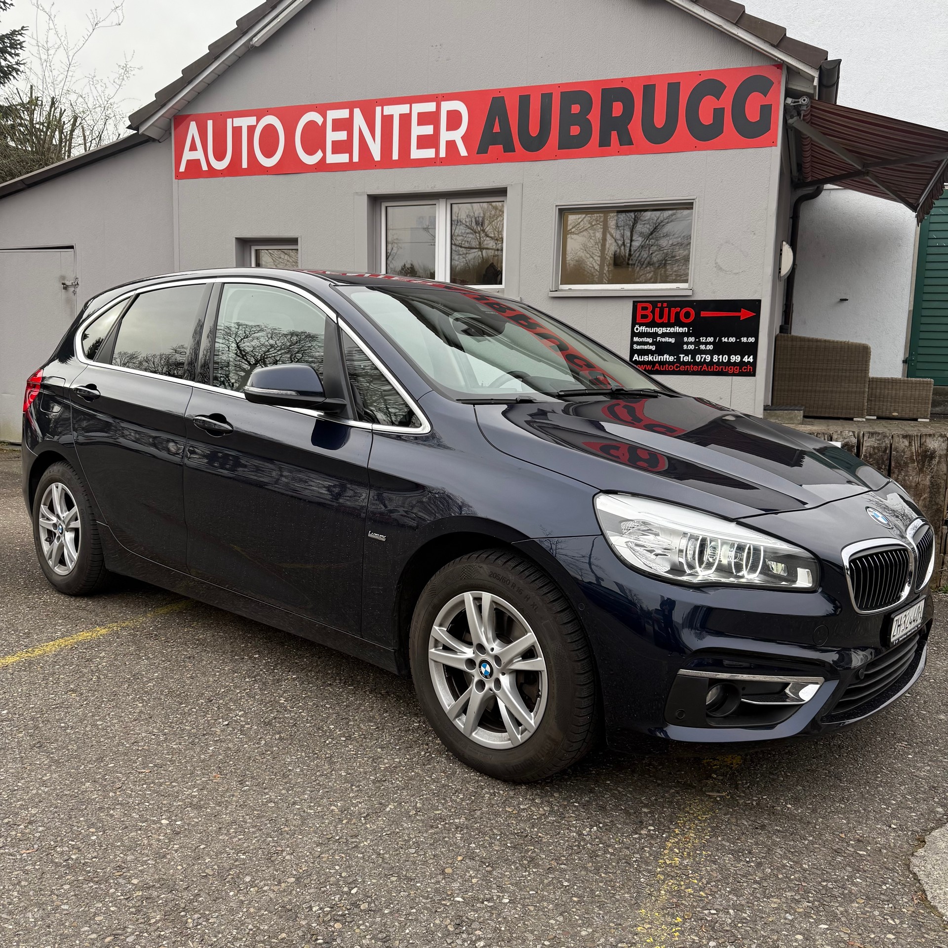BMW 220d xDrive Active Tourer Luxury Line Steptronic *LEDER-SITZE - PANORAMA-DACH*-showroom-element-1