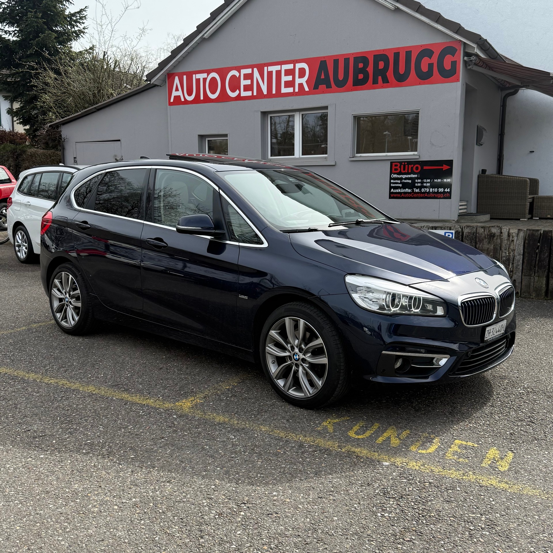 BMW 220d xDrive Active Tourer Luxury Line Steptronic *LEDER-SITZE - PANORAMA-DACH*