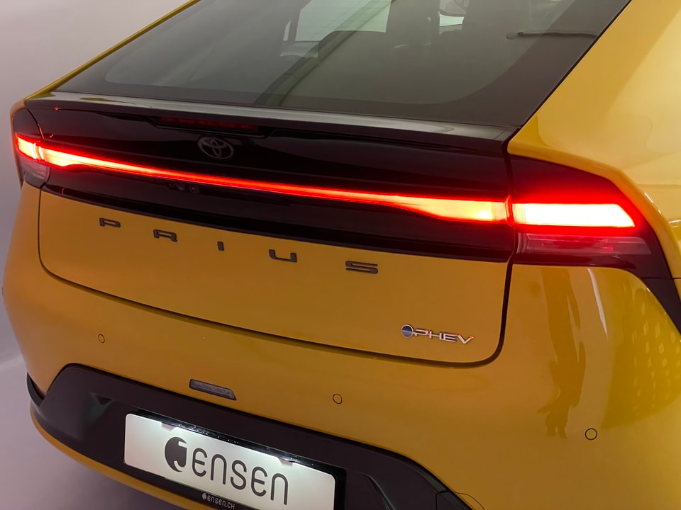 Prius Plug-in Hybrid 2.0 Style