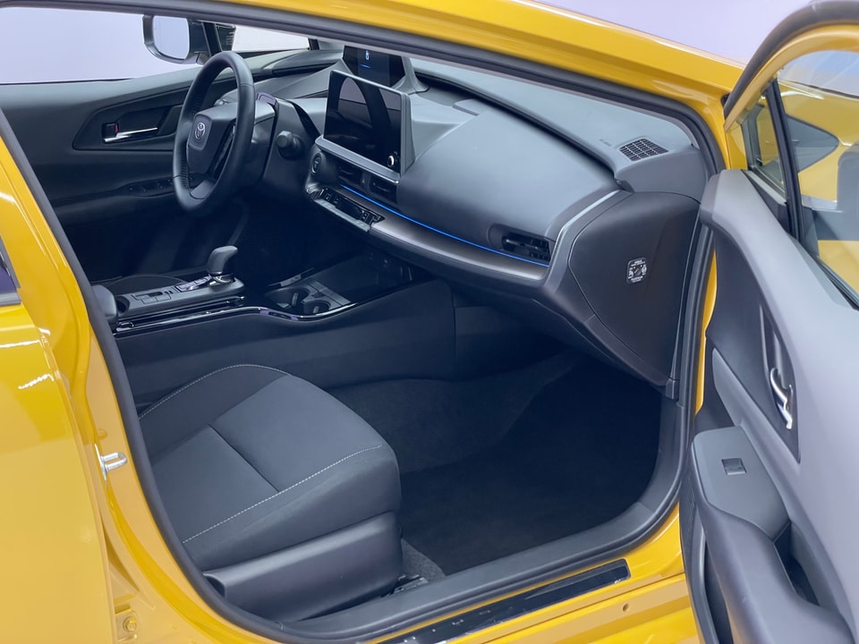 Prius Plug-in Hybrid 2.0 Style