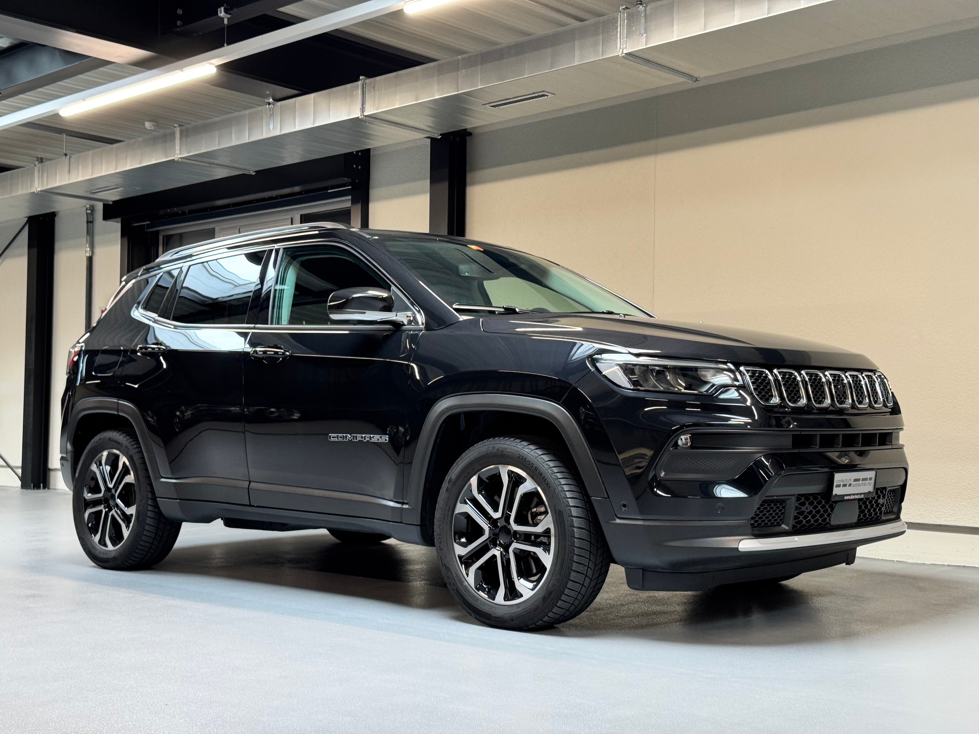 JEEP Compass 1.3 T PHEV Limited AWD-showroom-element-1