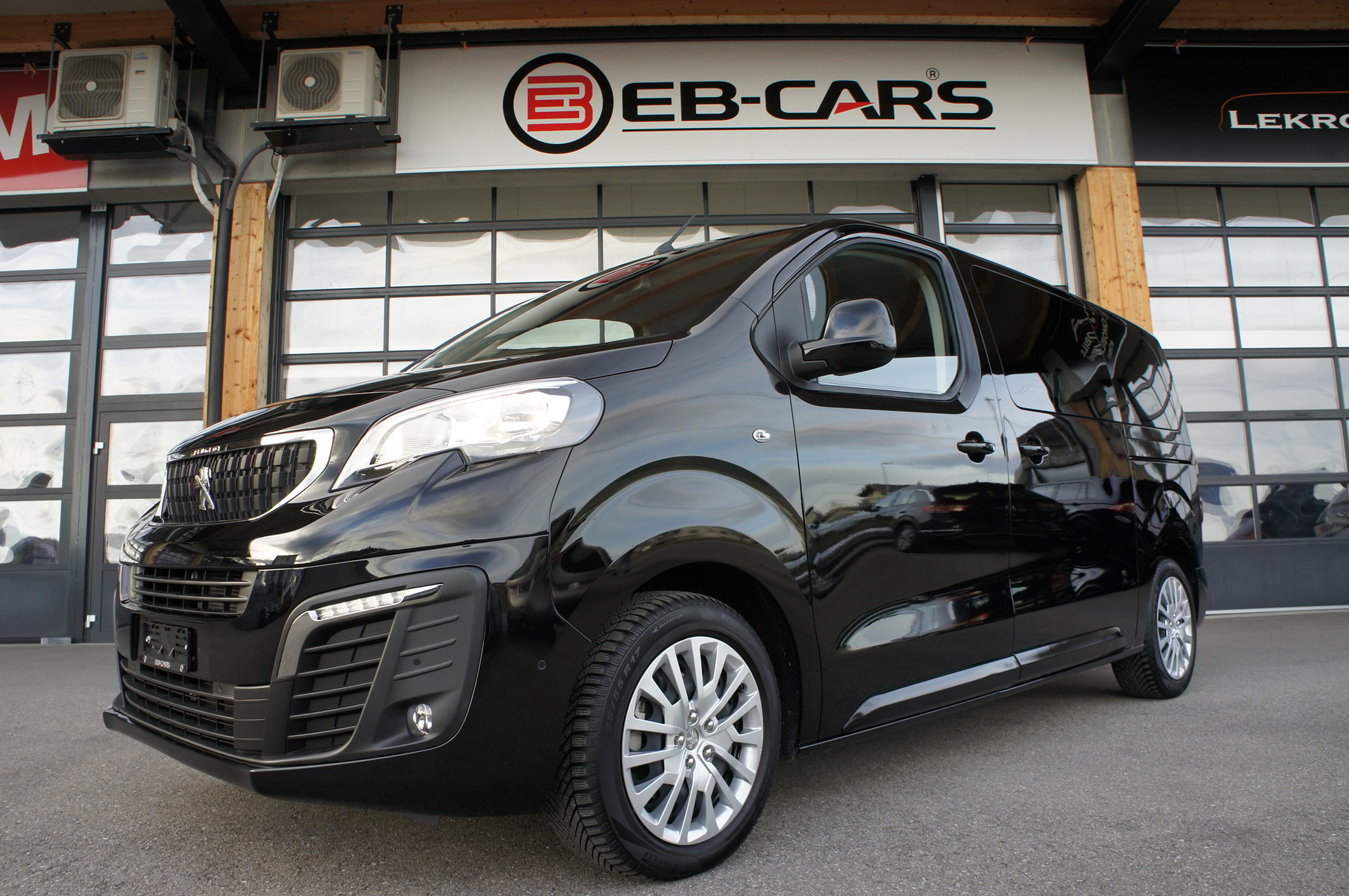 PEUGEOT Traveller 2.0 BlueHDi Business Standard EAT8