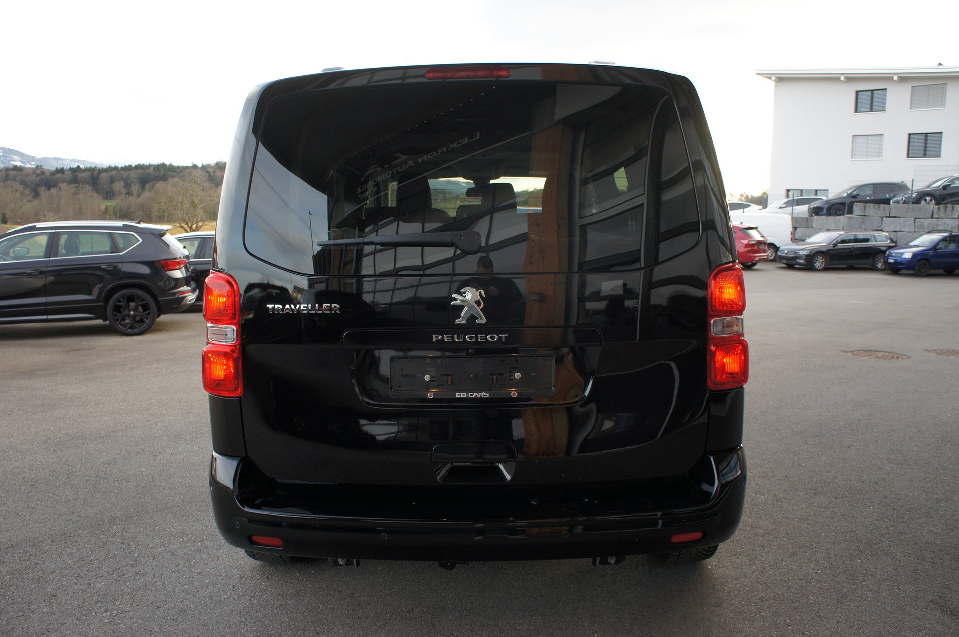 PEUGEOT Traveller 2.0 BlueHDi Business Standard EAT8-showroom-element-3