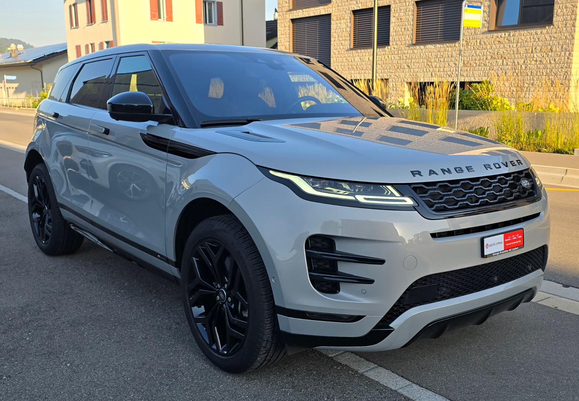 LAND ROVER Range Rover Evoque R-Dynamic P 300 HSE AT9