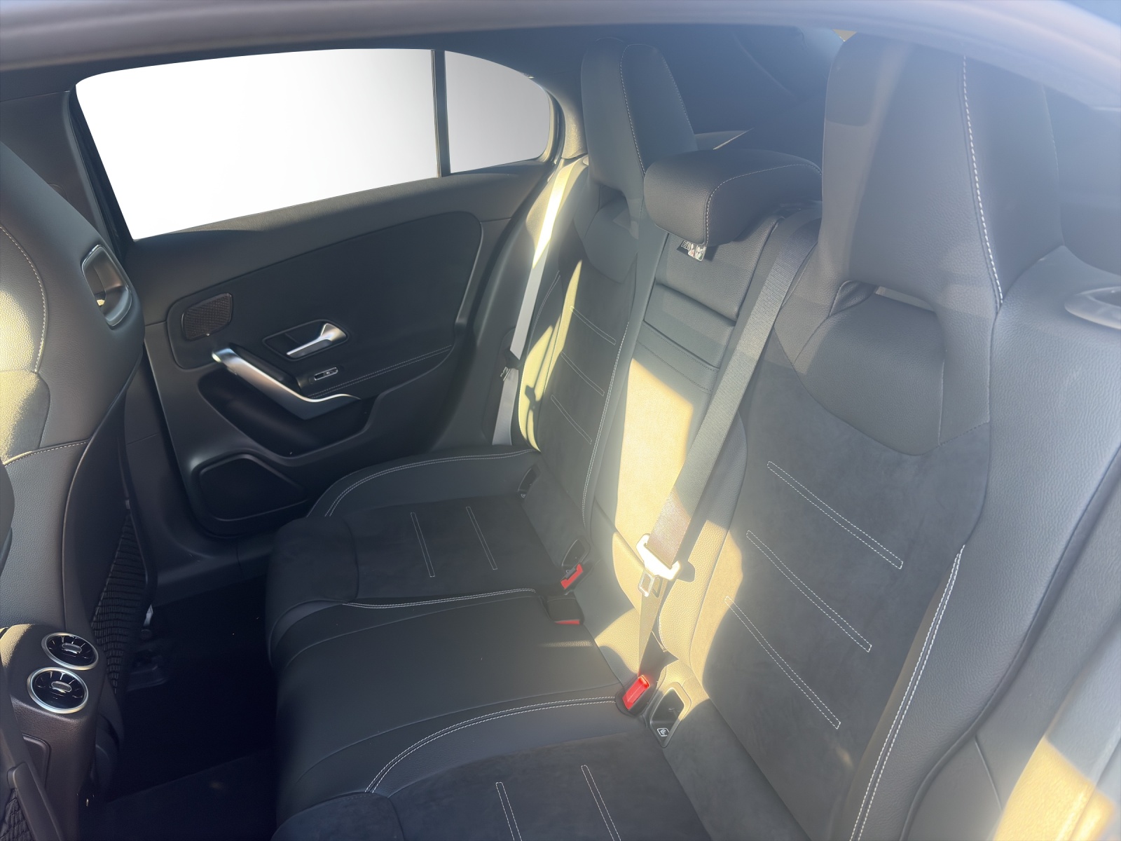 Image MERCEDES-BENZ A-220 A 220 4Matic 8G-DCT