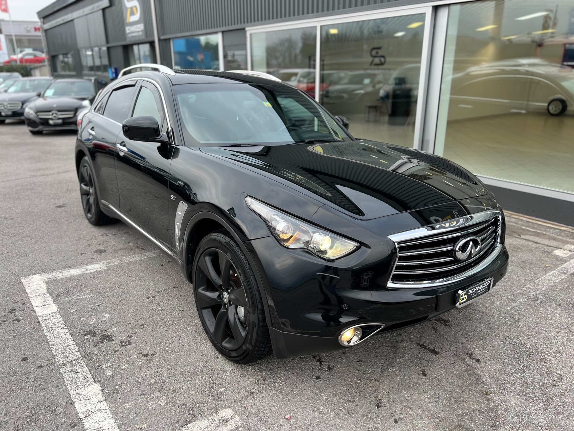 INFINITI QX70 3.7 S Premium AWD Automatic-image-11
