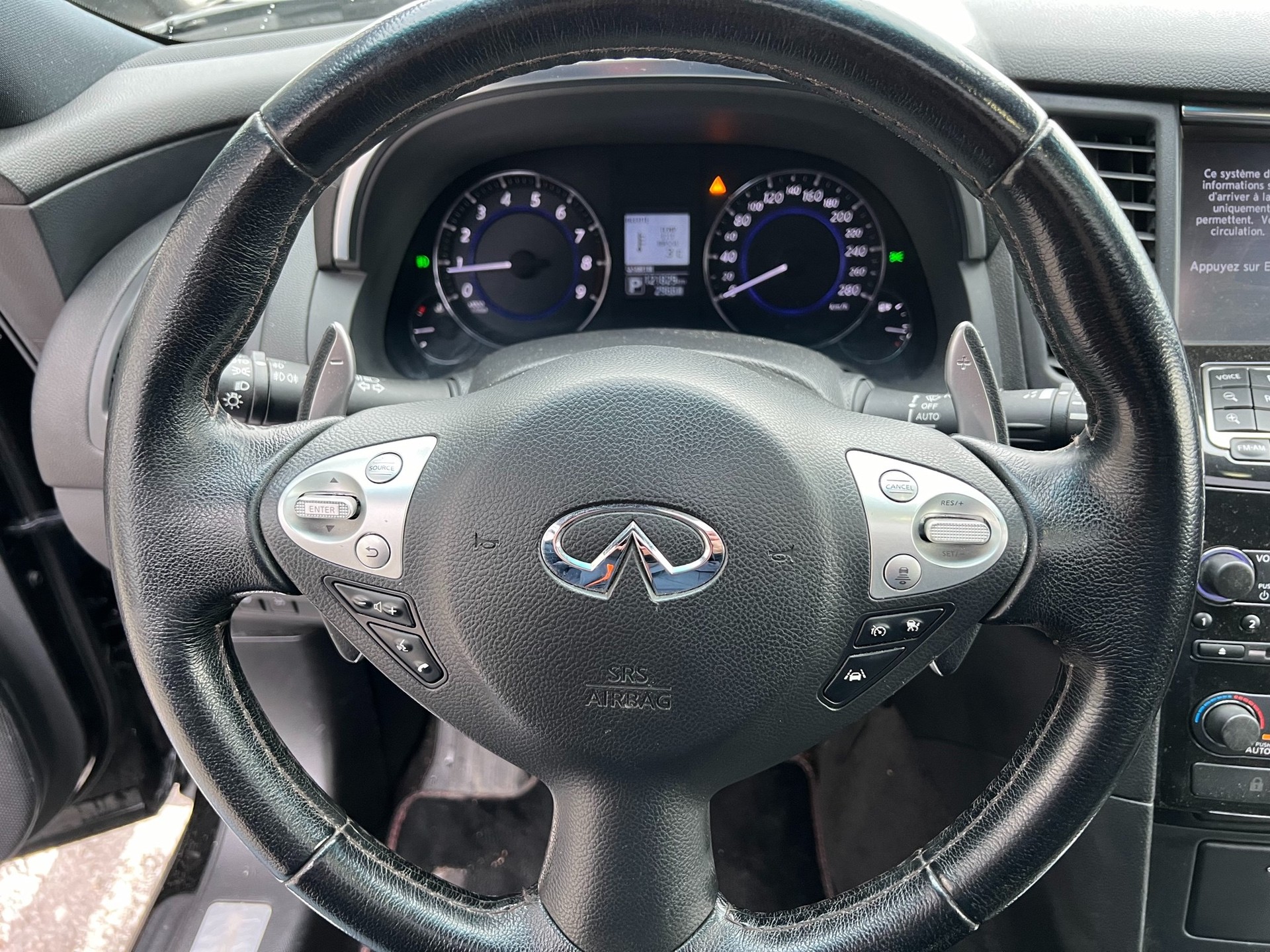 INFINITI QX70 3.7 S Premium AWD Automatic-image-7
