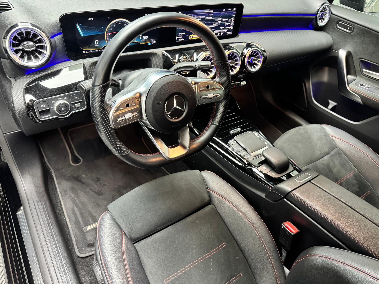 MERCEDES-BENZ A 35 AMG 4Matic Speedshift-showroom-element-1