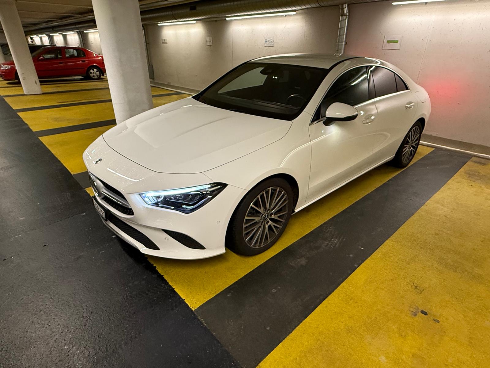MERCEDES-BENZ CLA 200 Progressive 7G-DCT