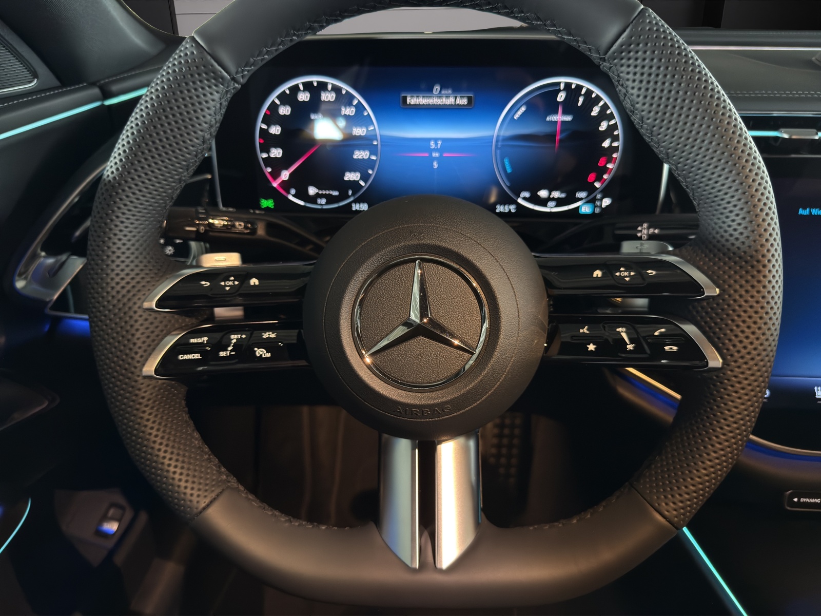 Image MERCEDES-BENZ E-300 E 300 de T 4Matic 9G-Tronic