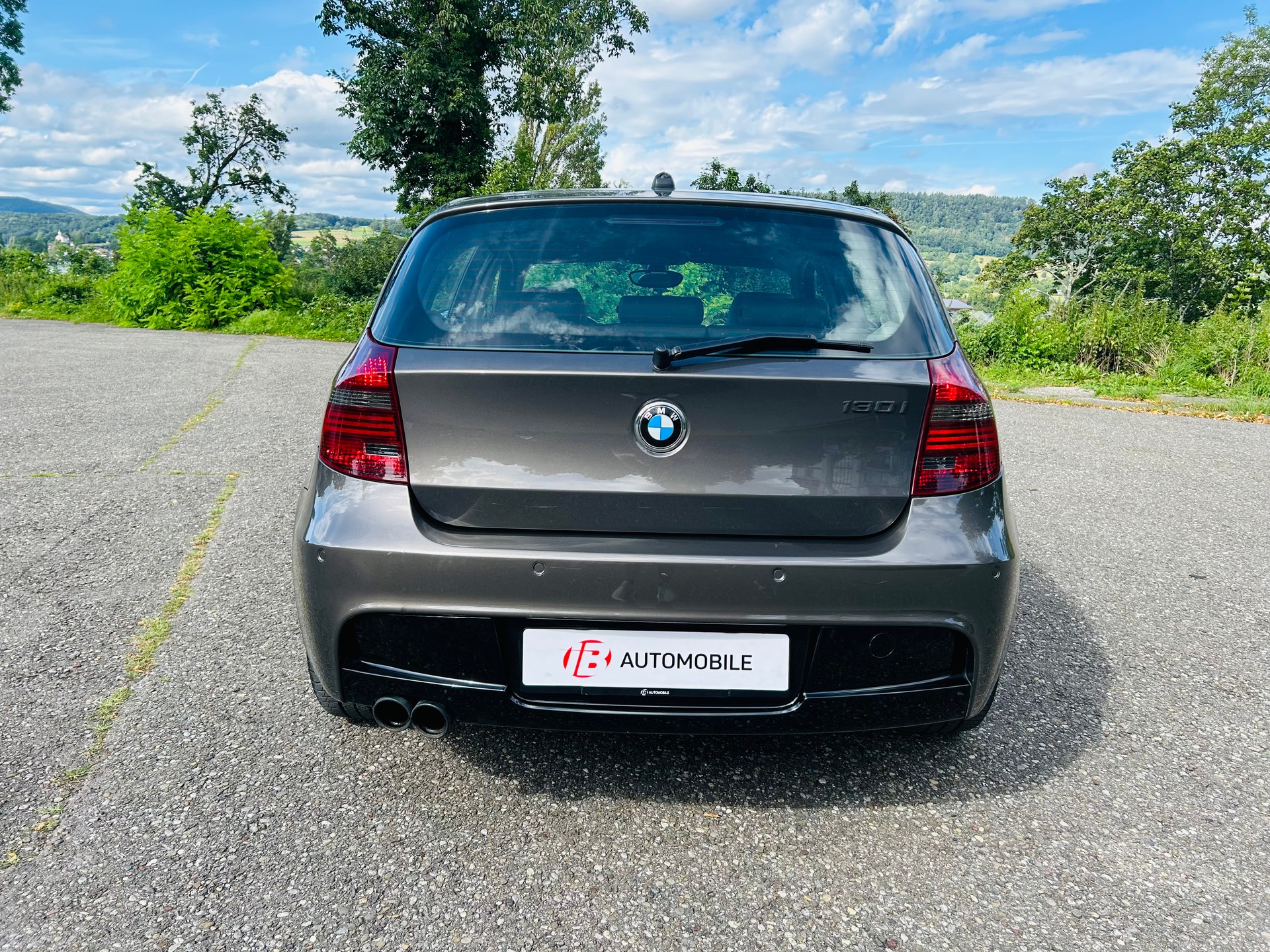 BMW 130i-image-4