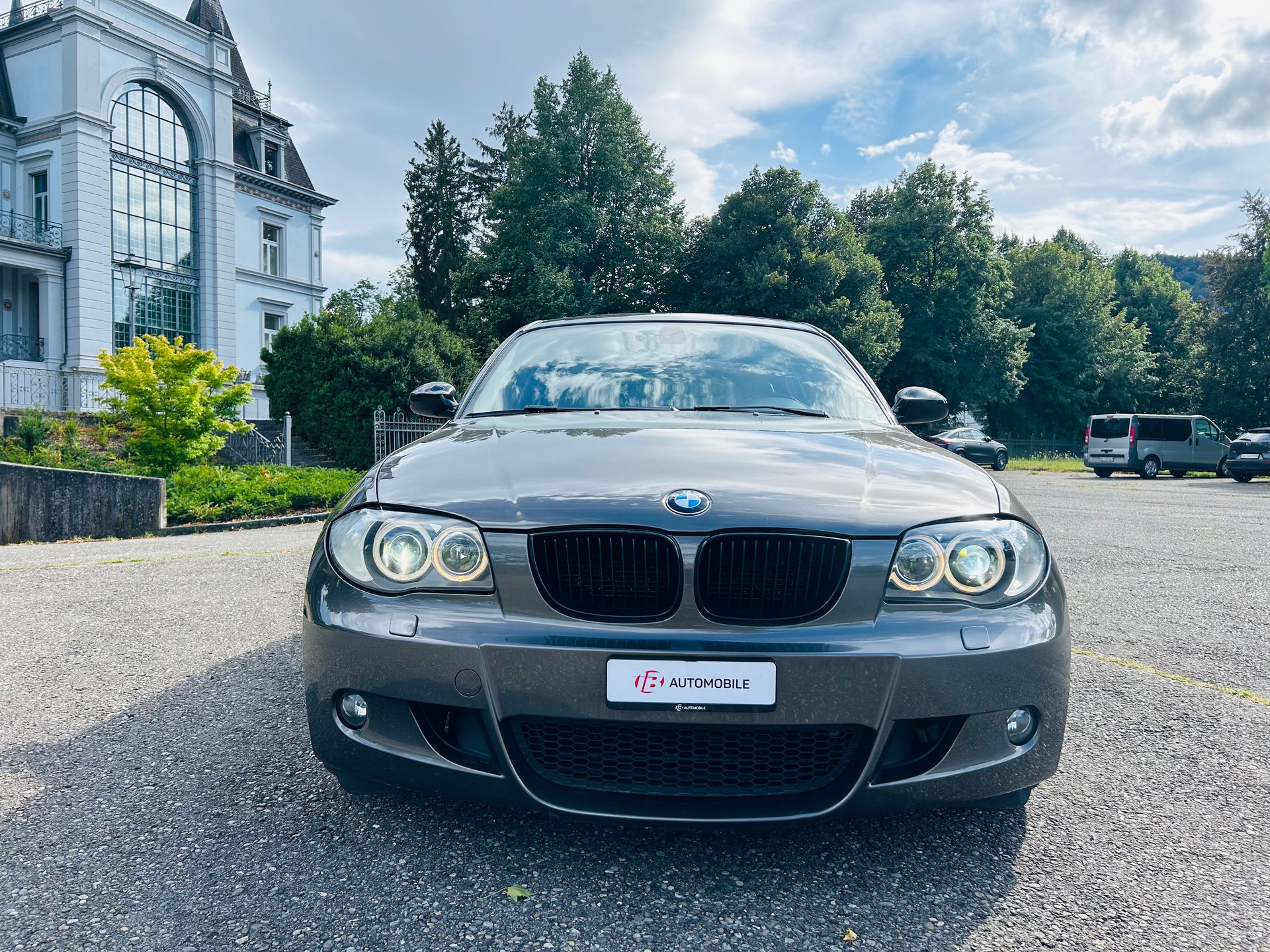 BMW 130i-image-8
