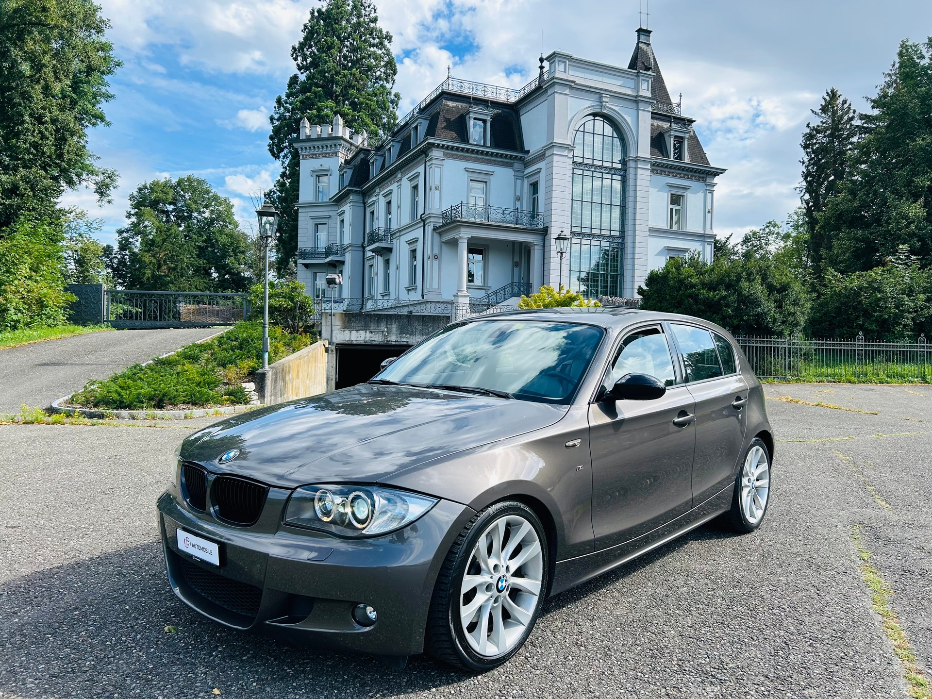 BMW 130i-image-1