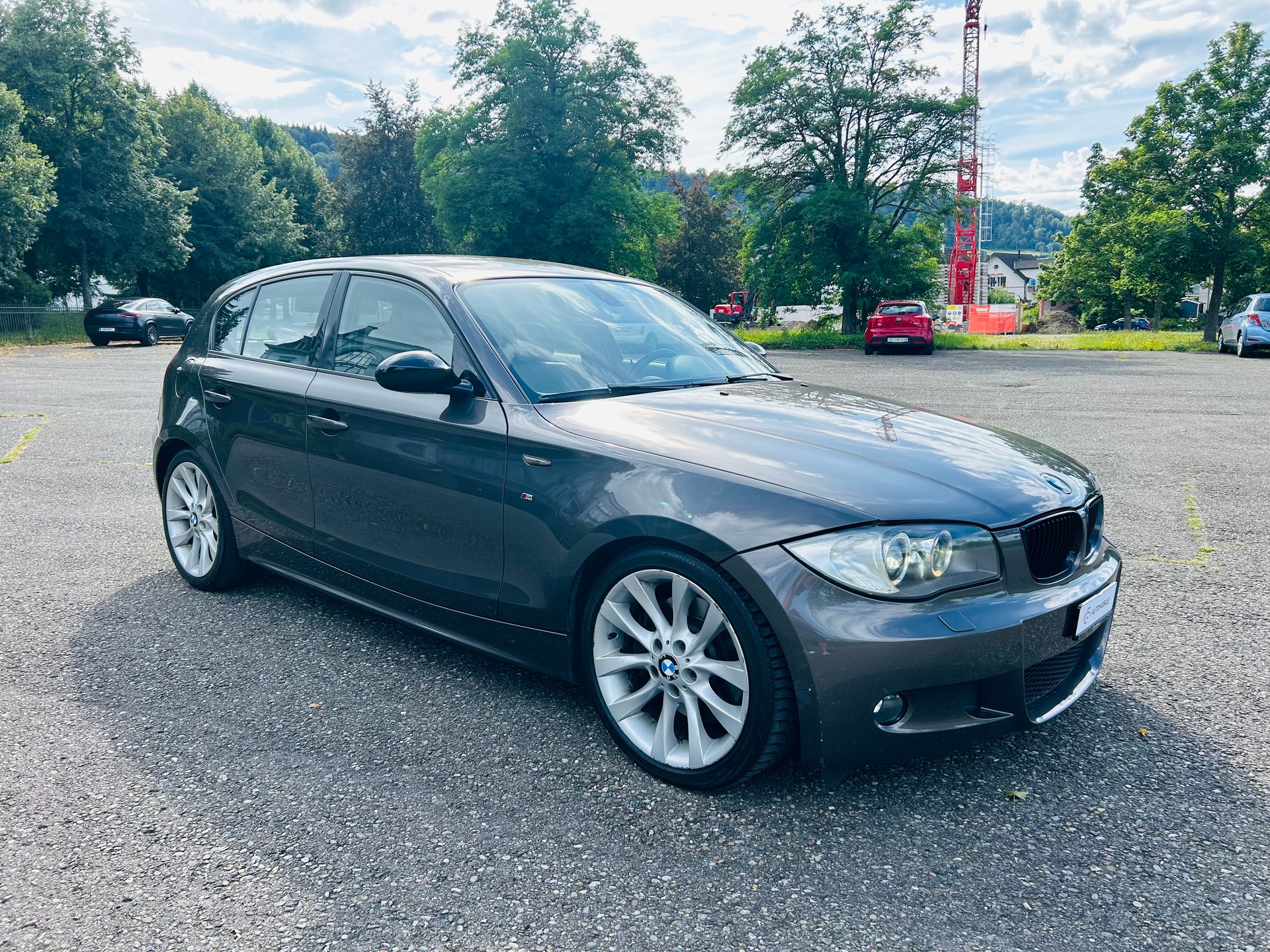 BMW 130i-image-7