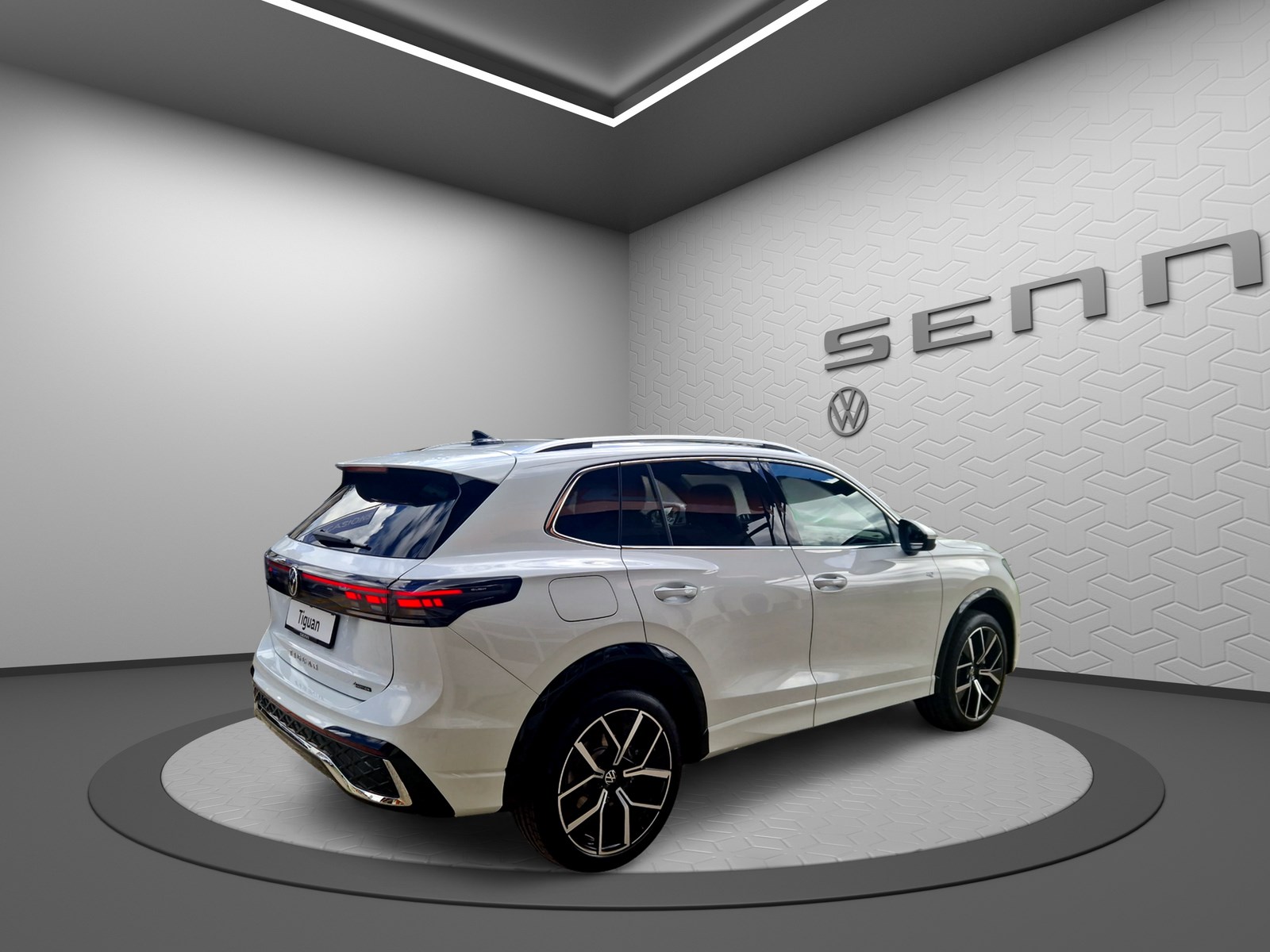 VW Tiguan 2.0 TSI DSG R-Line 4Motion-image-2