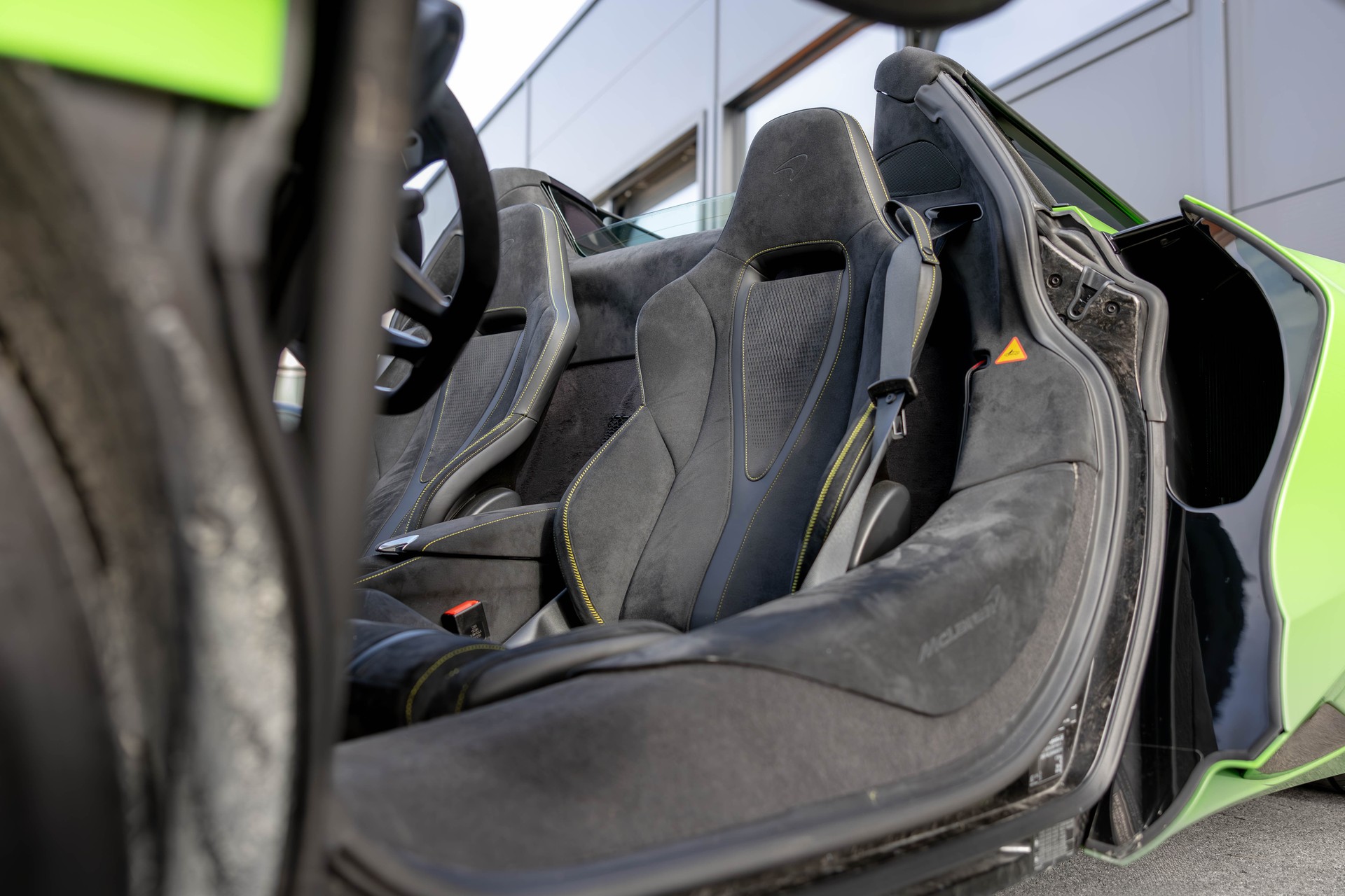 McLAREN 750S SPIDER-image-7