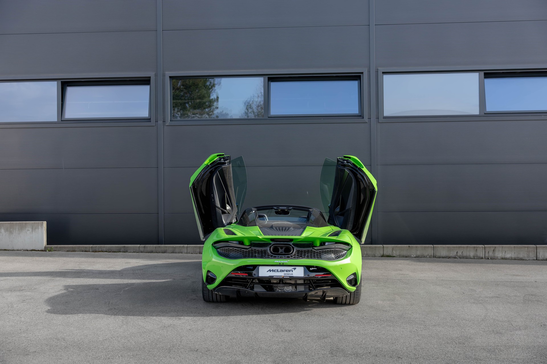 McLAREN 750S SPIDER-image-12