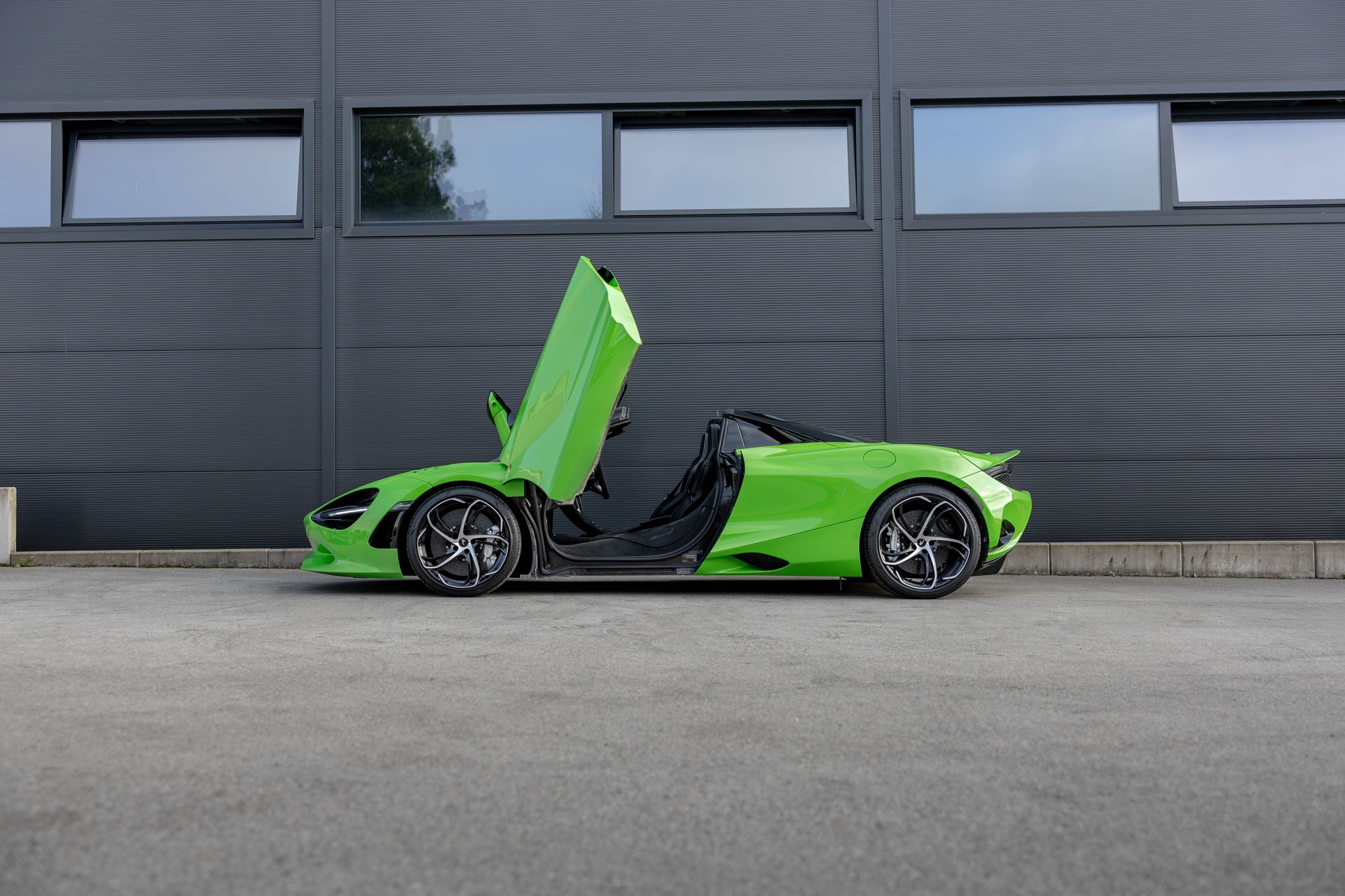 McLAREN 750S SPIDER-image-8