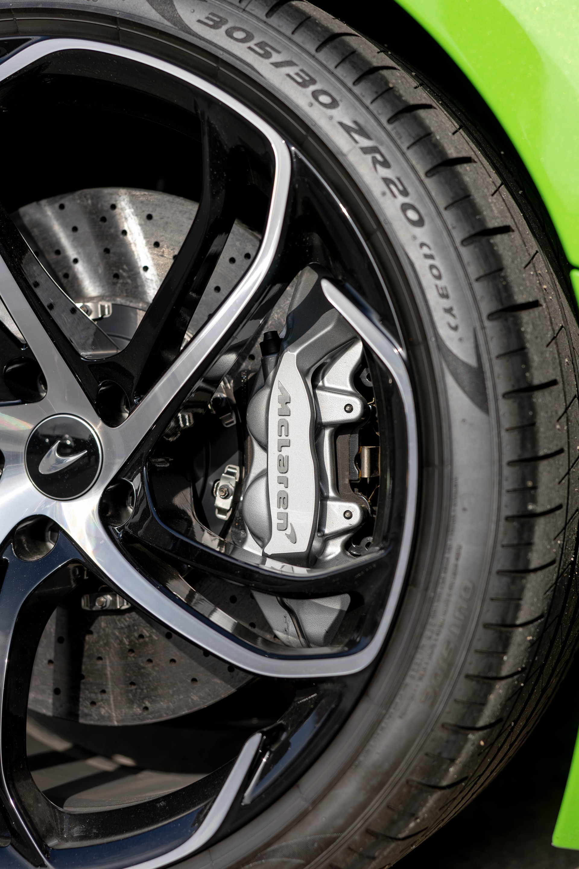 McLAREN 750S SPIDER-image-10