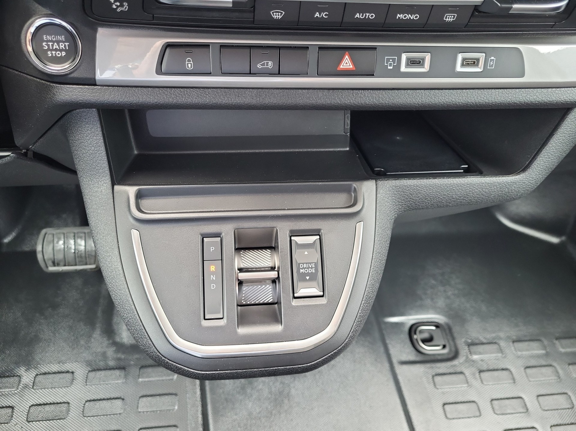 CITROEN JUMPY M 75kWh-image-9