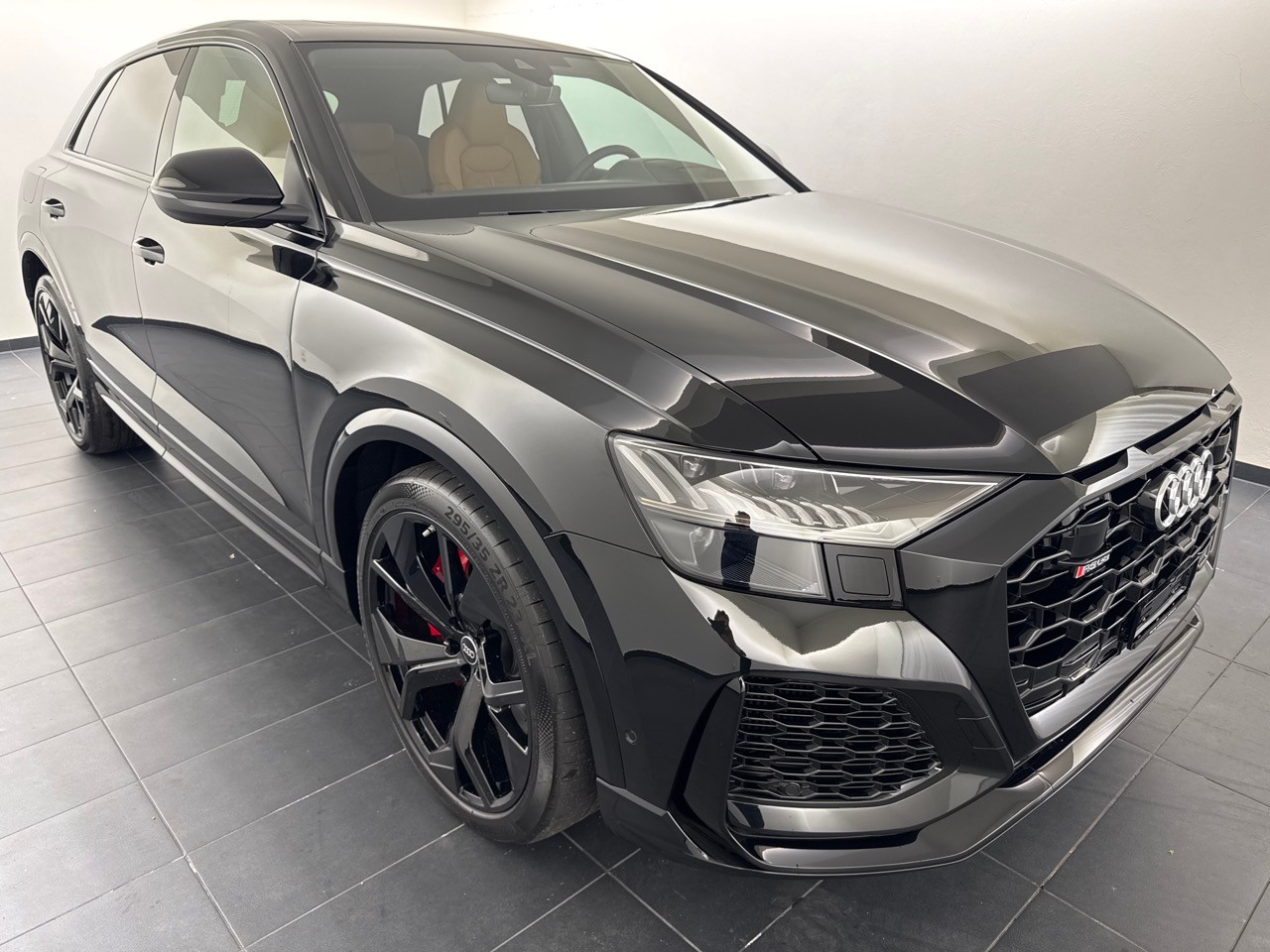 AUDI RSQ8 quattro-showroom-element-3