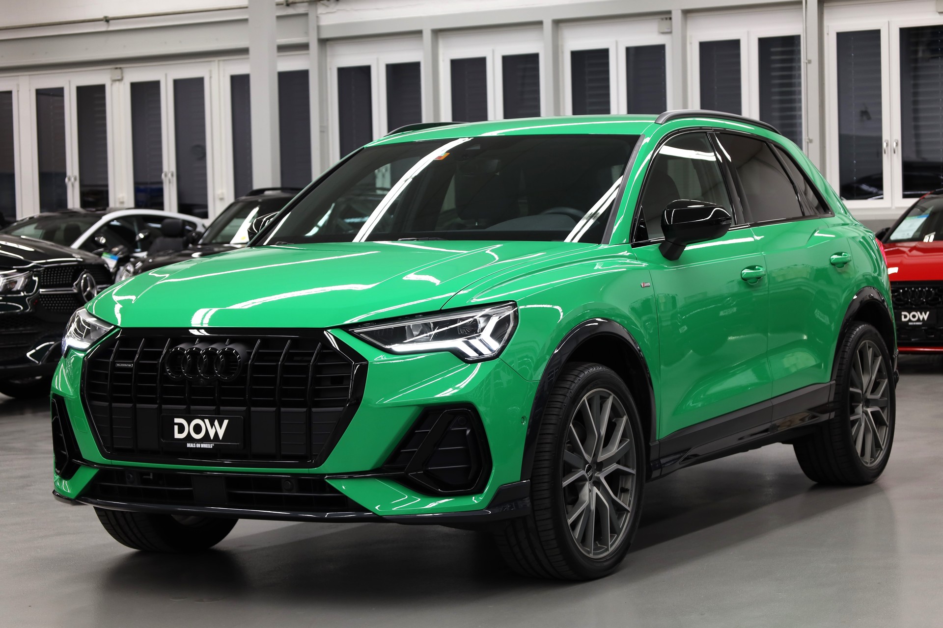 AUDI Q3 2.0 40 TDI S line quattro S-Tronic-showroom-element-2