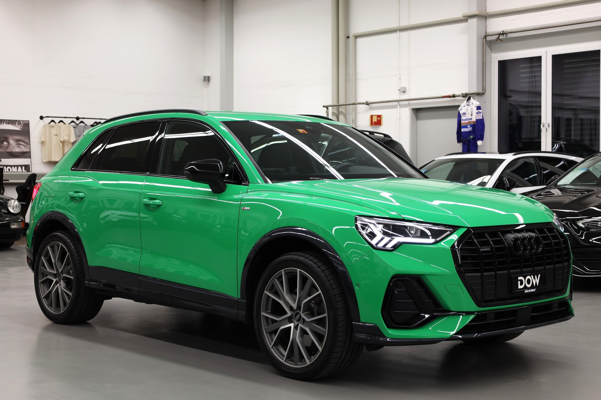AUDI Q3 2.0 40 TDI S line quattro S-Tronic-showroom-element-1