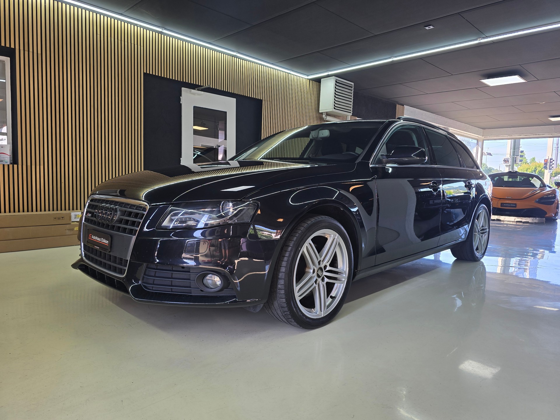 AUDI A4 Avant 1.8 TFSI-showroom-element-2