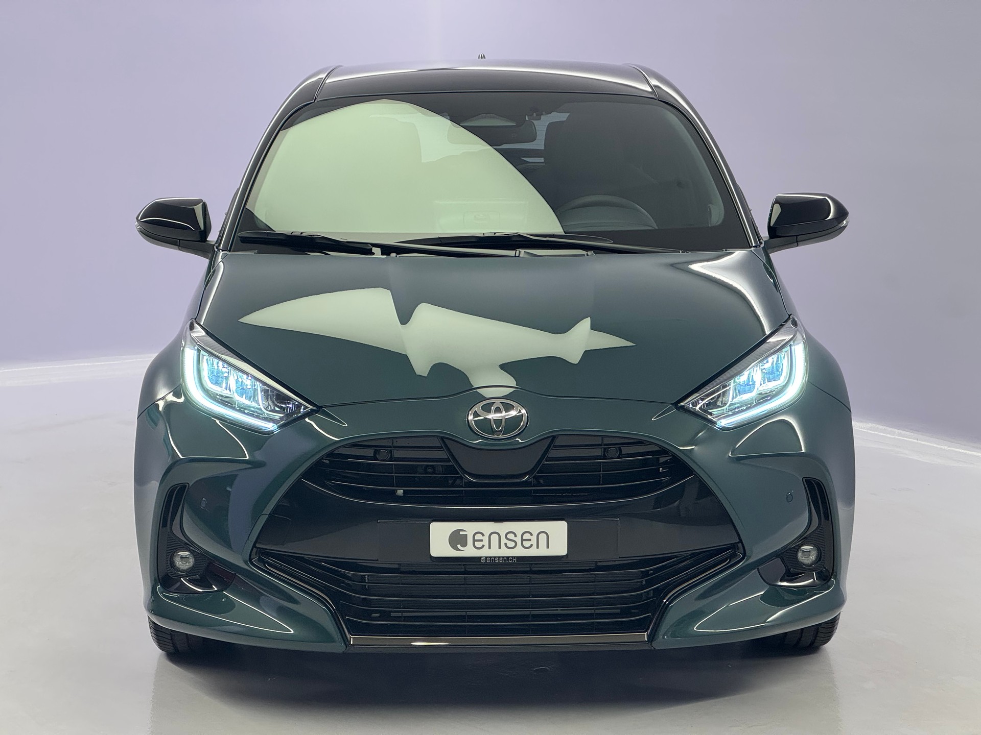 TOYOTA Yaris Hybrid 1.5 Premium-showroom-element-1