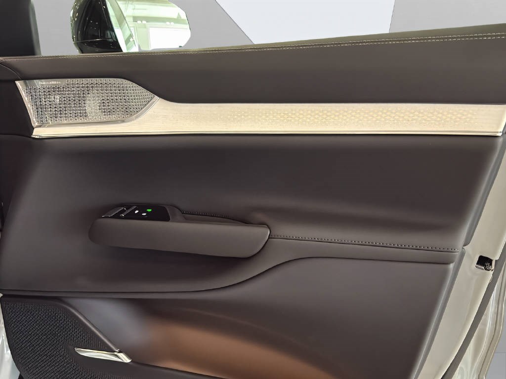 VOLVO EX 90 Twin Performance Ultra AWDD-image-12