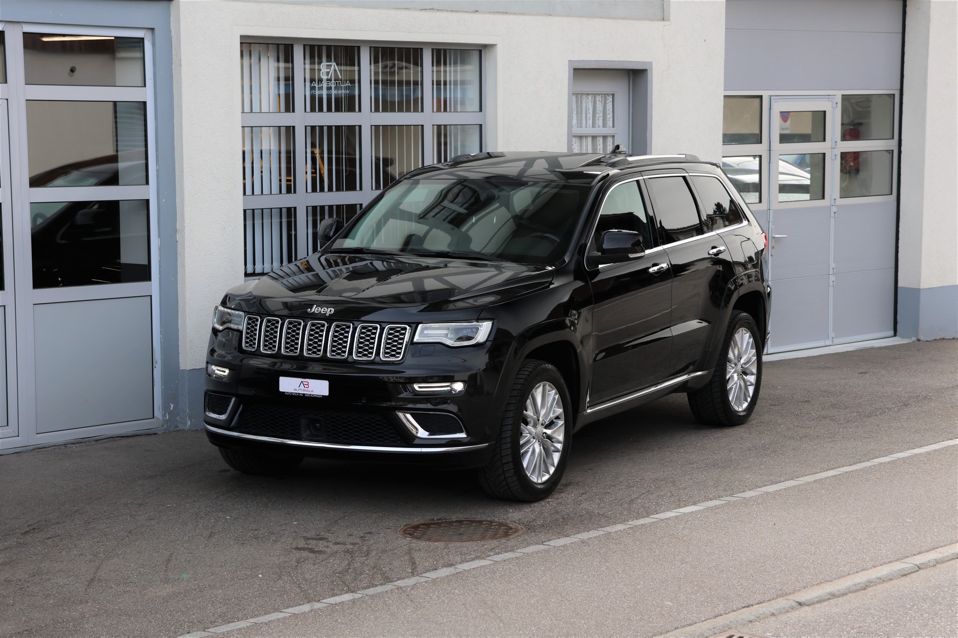 JEEP Grand Cherokee 5.7 V8 HEMI Overland Automatic (CH) + 3.5T AHK