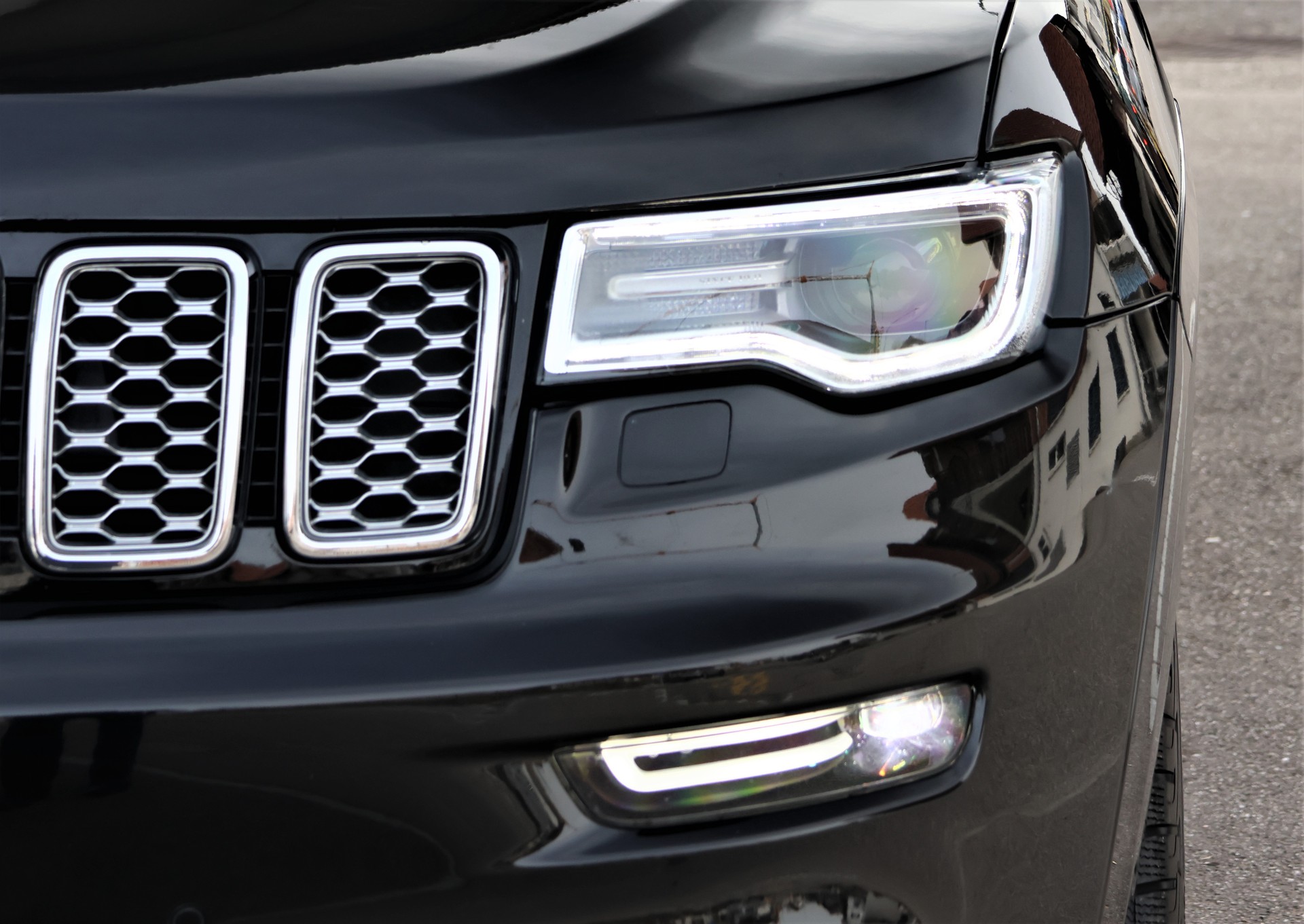 JEEP Grand Cherokee 5.7 V8 HEMI Overland Automatic (CH) + 3.5T AHK-showroom-element-1