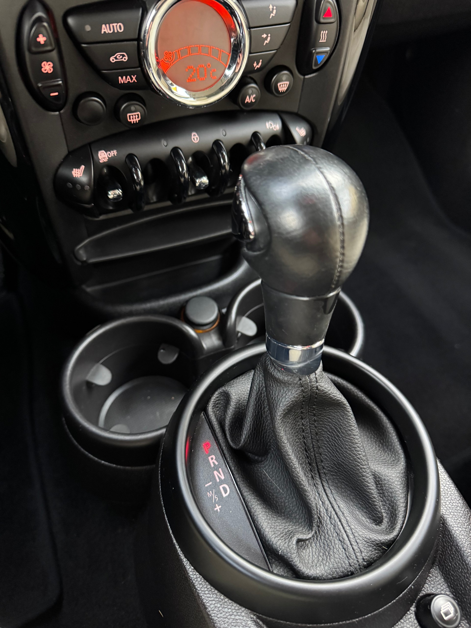 MINI Mini Countryman Cooper ALL4 Steptronic-image-12