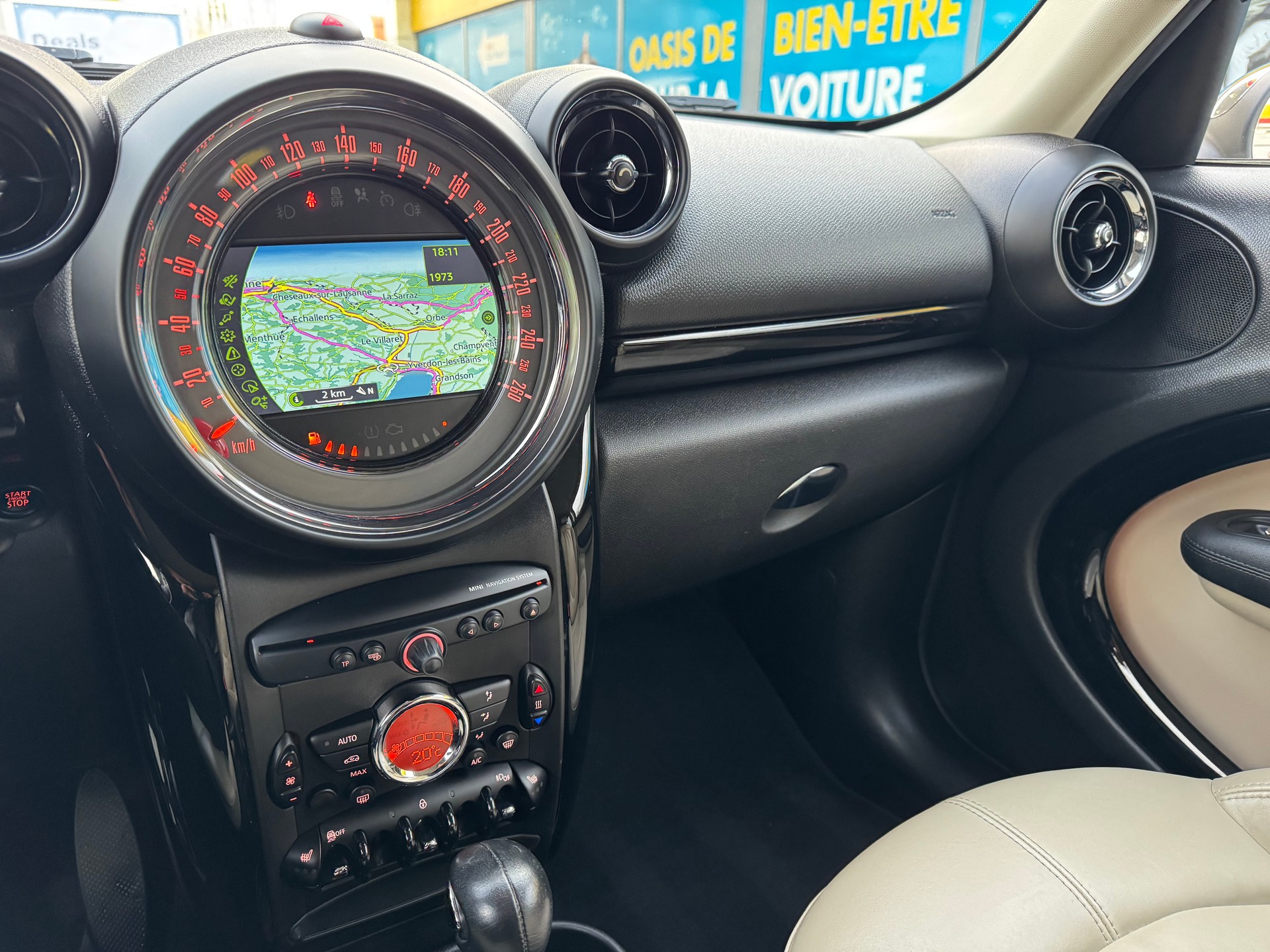 MINI Mini Countryman Cooper ALL4 Steptronic-image-10