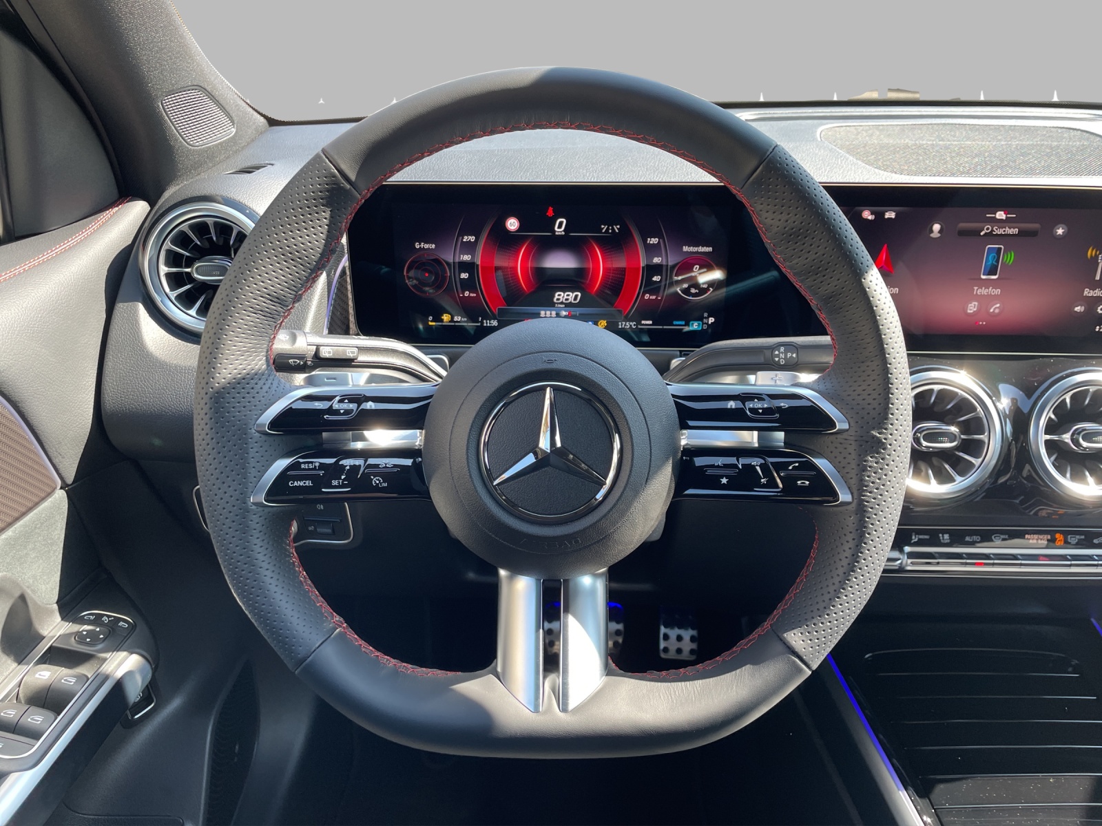 MERCEDES-BENZ GLB 200 7G-Tronic-image-11